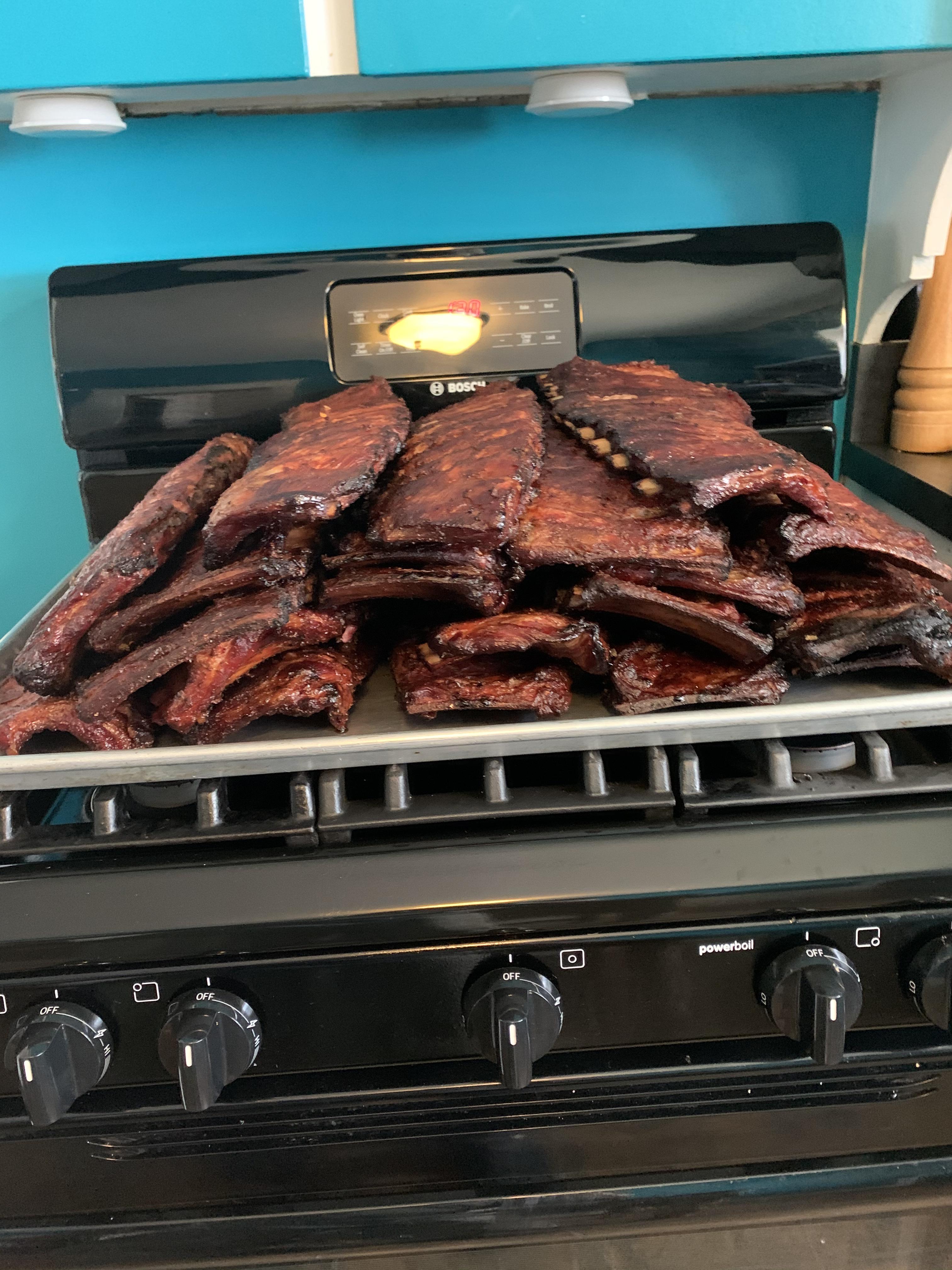 20 slabs dry spares smoked on 4 orphaned er 22 inch kettles r/BBQ