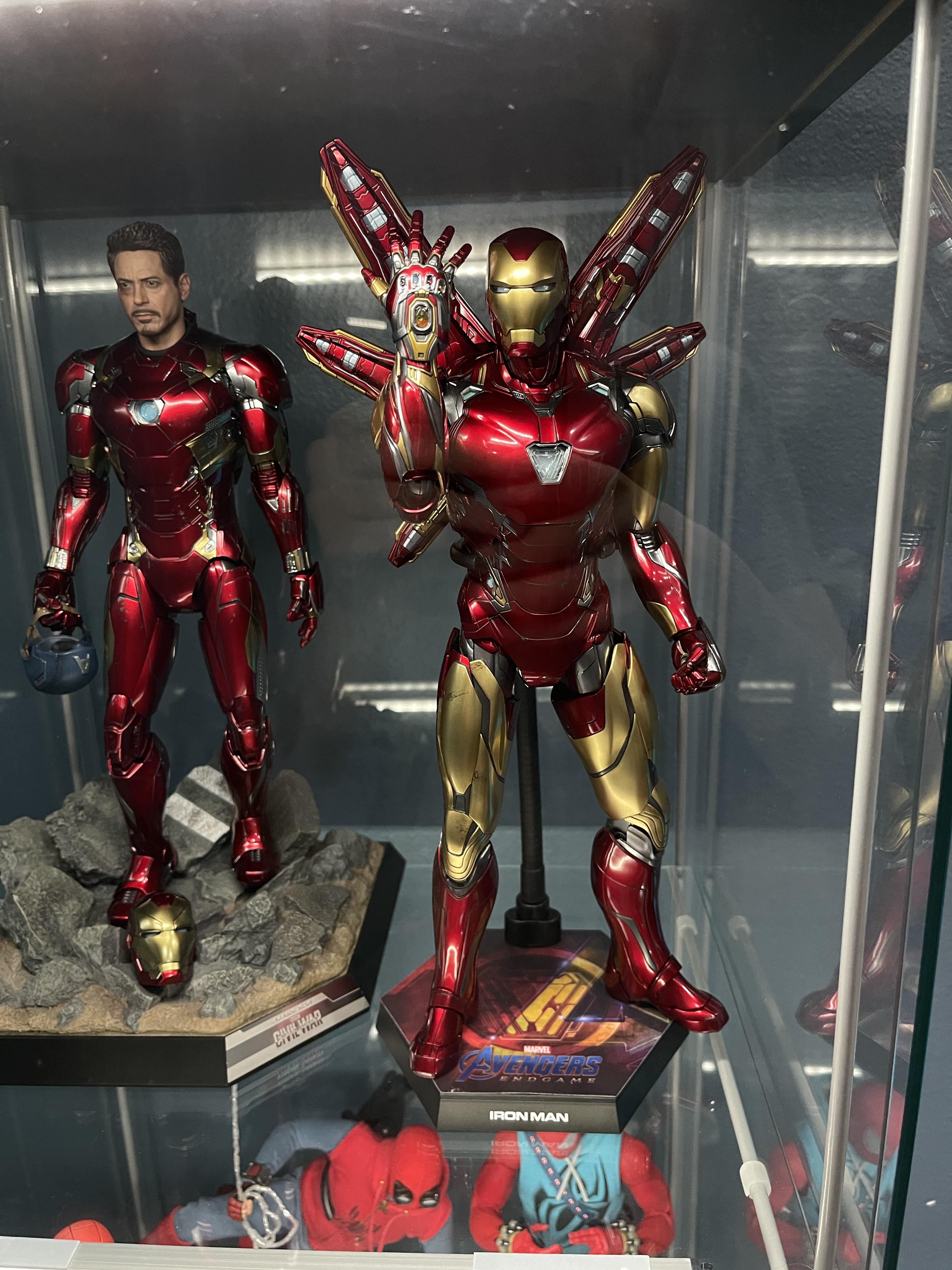 Finally got Mark 85 displayed! New best Iron Man figure? r/hottoys
