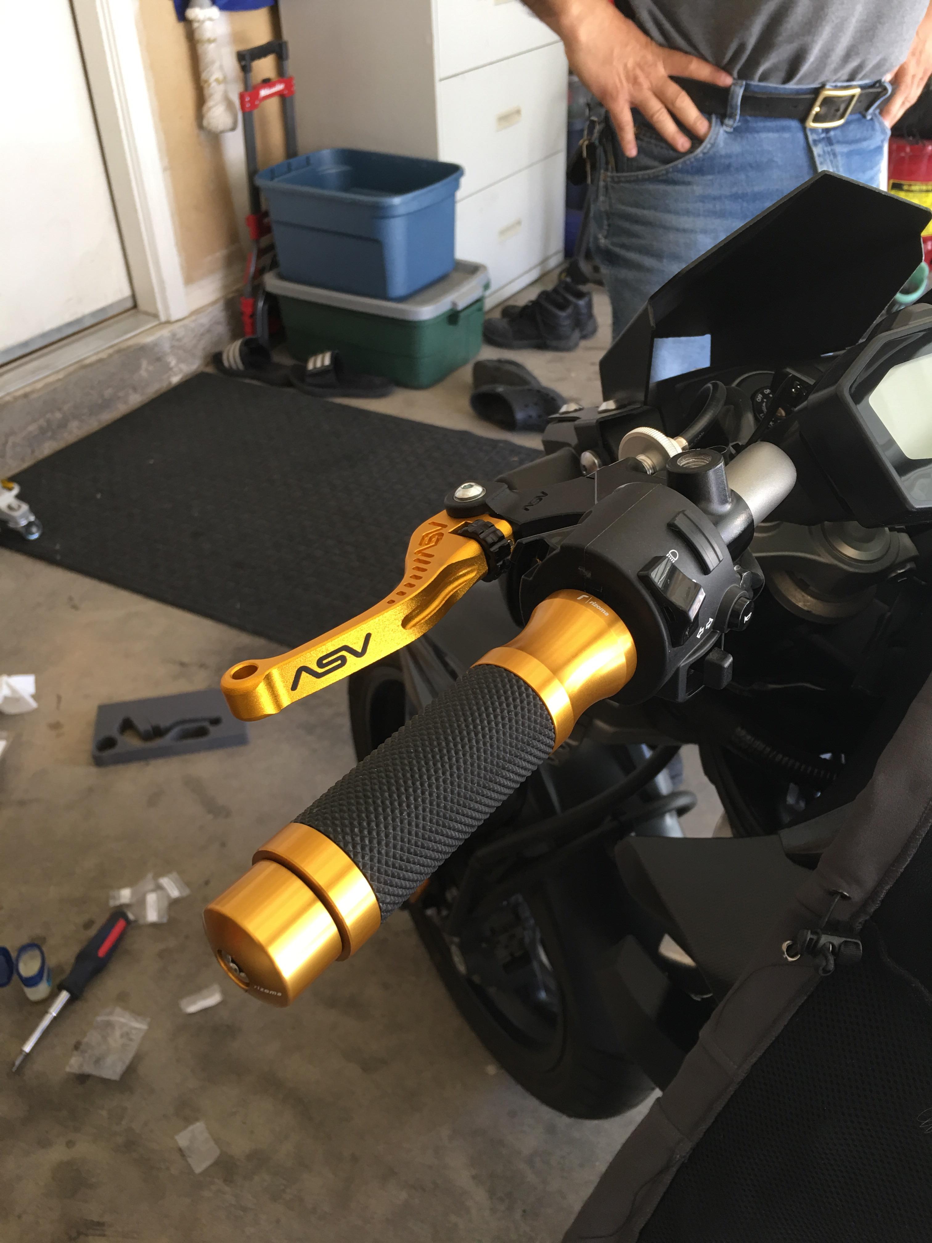 New ASV shorty levers and Rizomo grips. The gold colors match perfectly