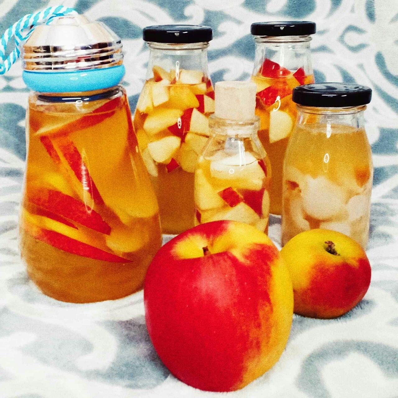 This is my amazing F2 apple kombucha!! Tell me what fruit you mix with