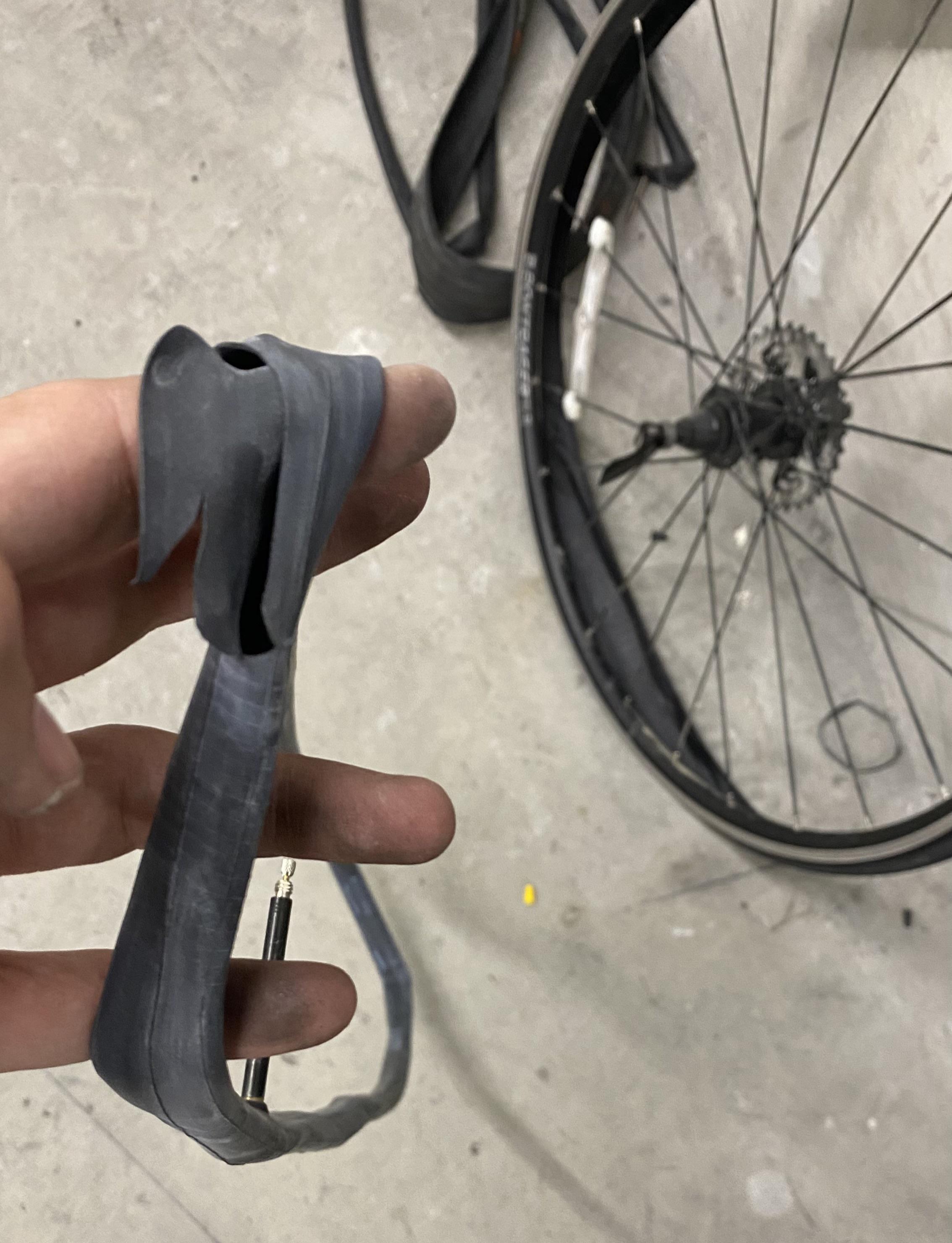 Inner tube keeps popping r/bicycling