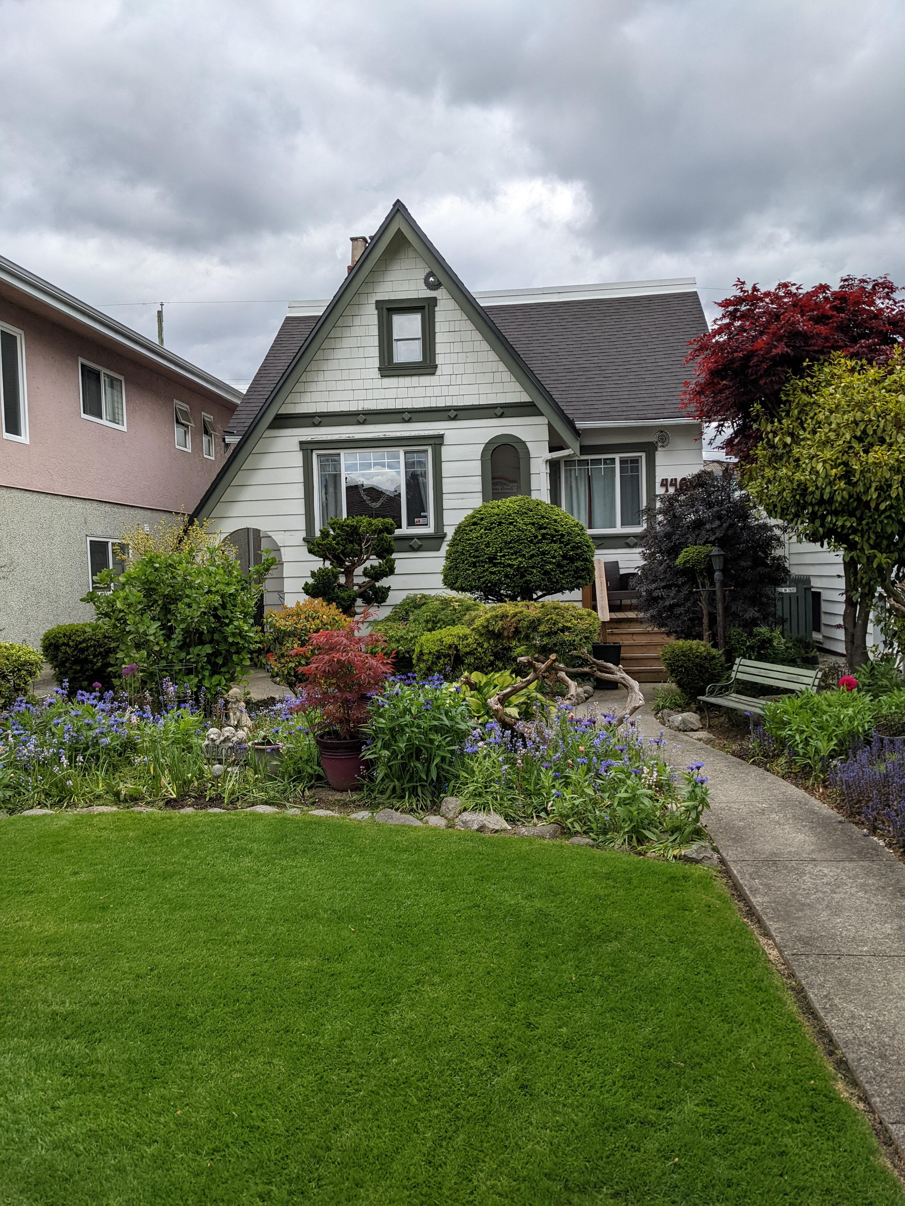 One of my favourite houses in Willingdon Heights r/burnaby