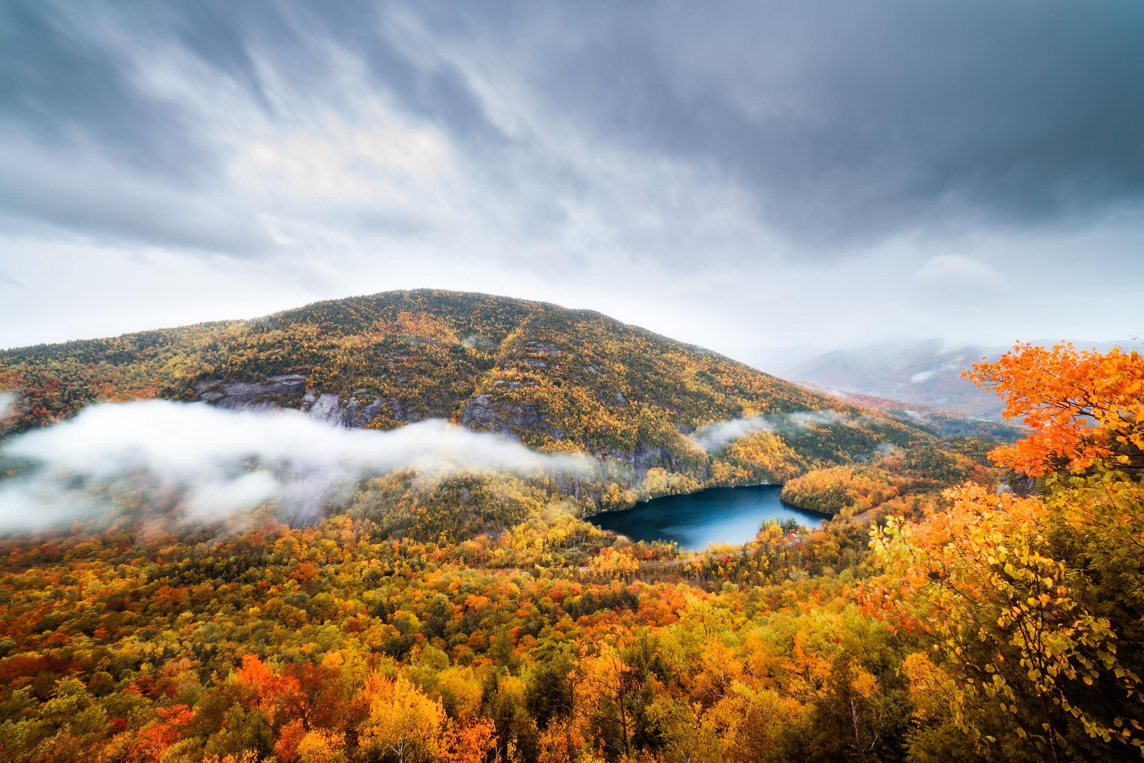 Fall 2019 in the Adirondacks mountains. Giant Washbowl, NY. [6016x4016