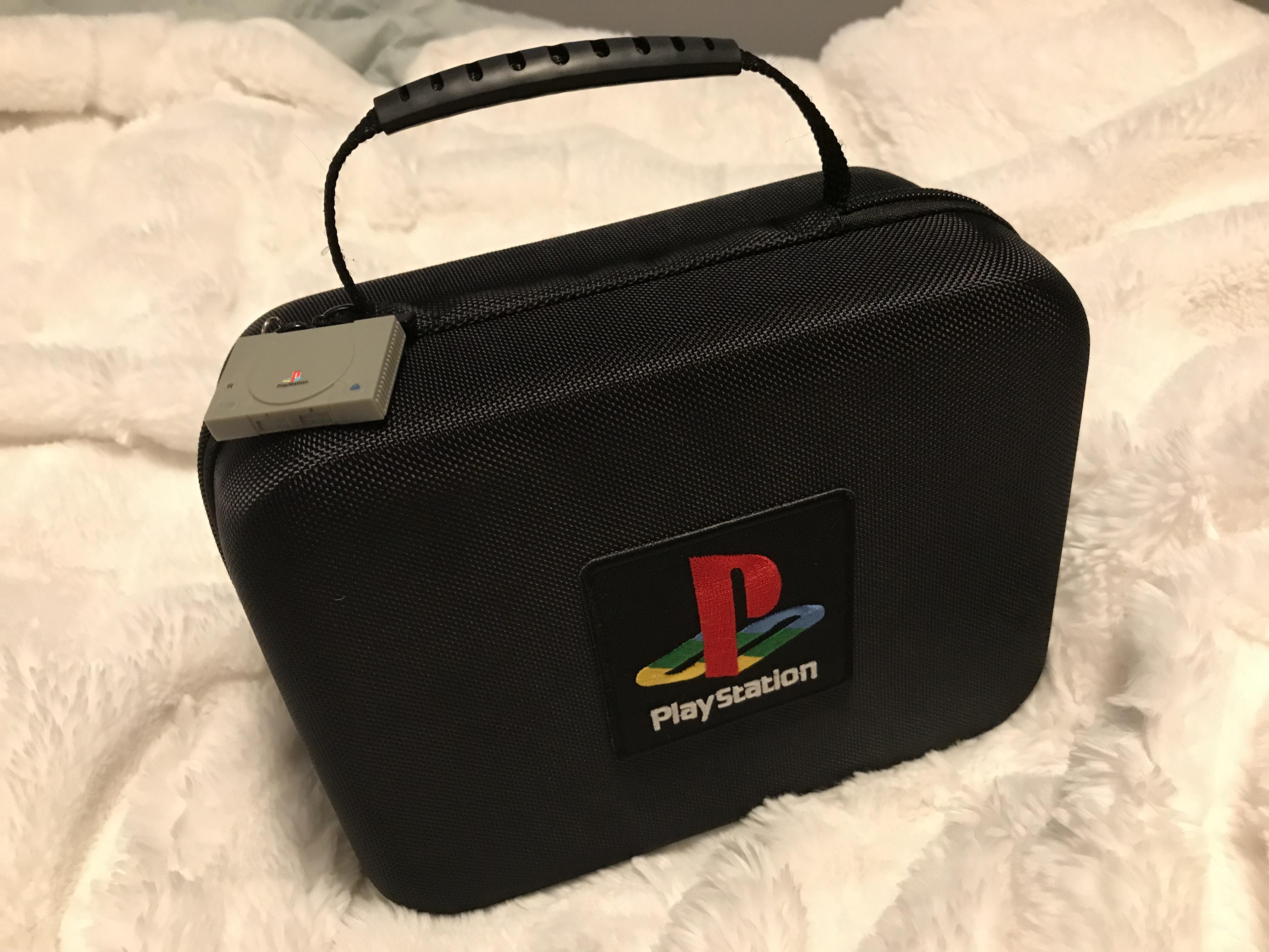 Since there’s no official PlayStation Classic case, decided to