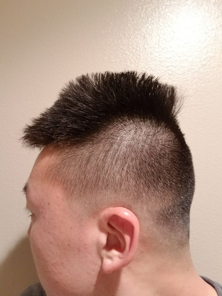 "Let me get a pineapple fade" Barber "Say no more fam" r