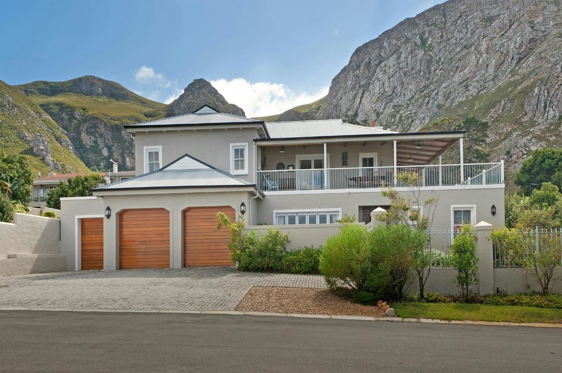 This house is Simple & Unique.Located in Cape Town South africa r