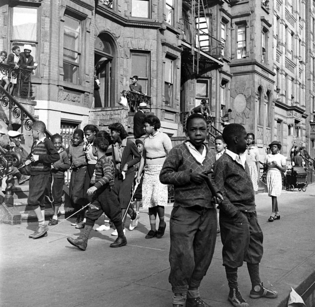 Harlem 124th street NYC, 1920 r/OldSchoolCool