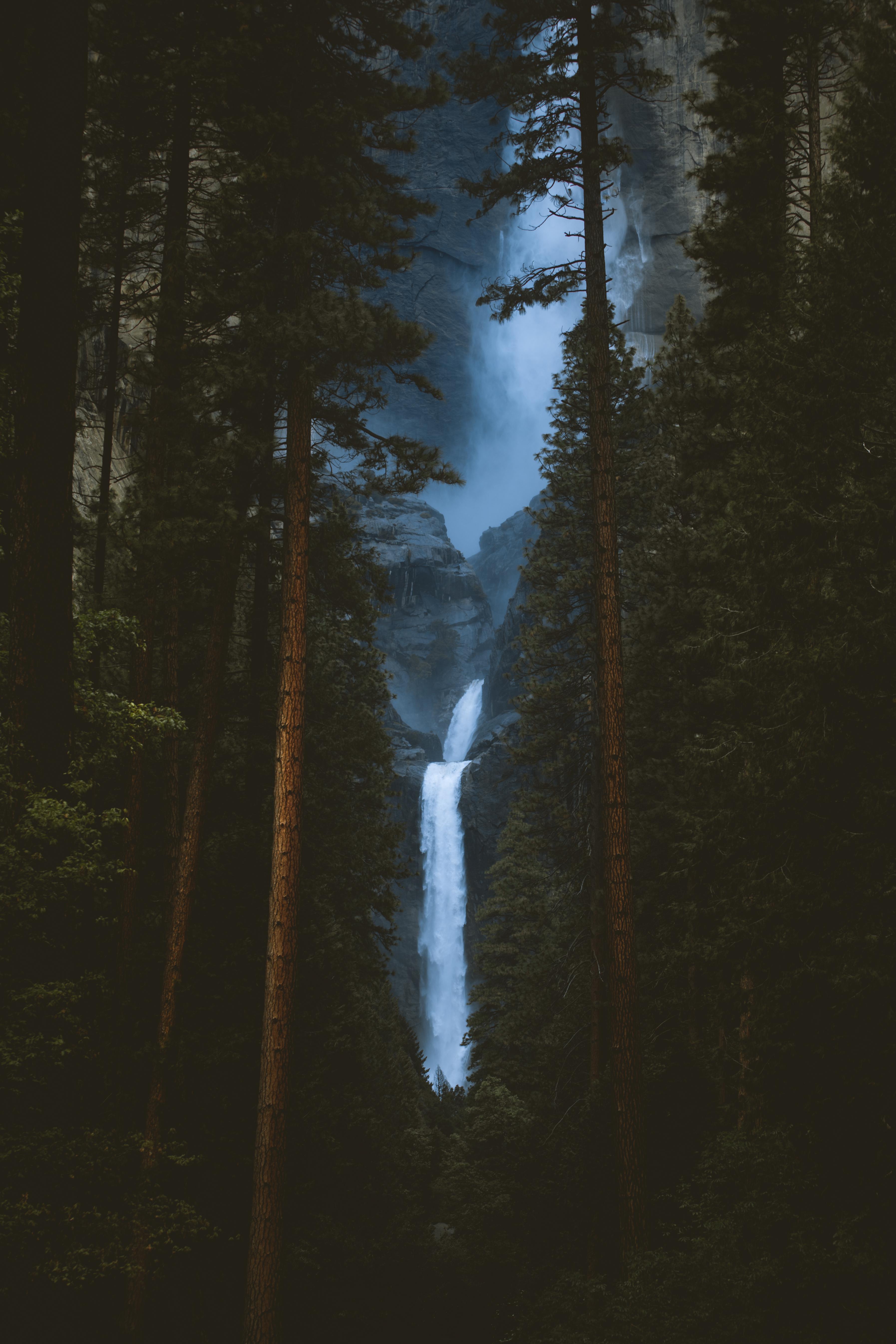 Framed by Nature [3589x5383] Nature/Landscape Pictures