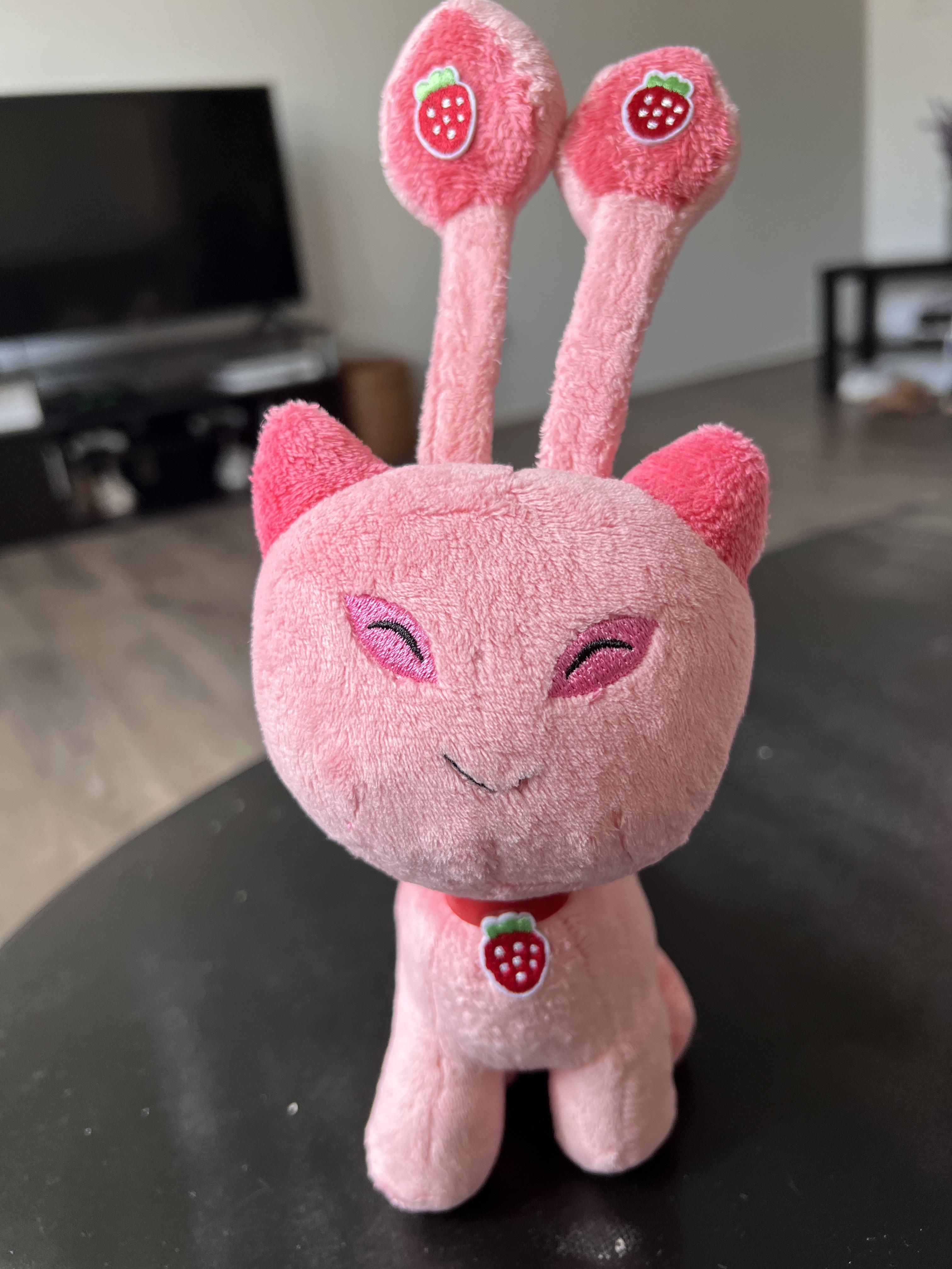 My first custom! Turned a 2006 pink Aisha into a strawberry shortcake