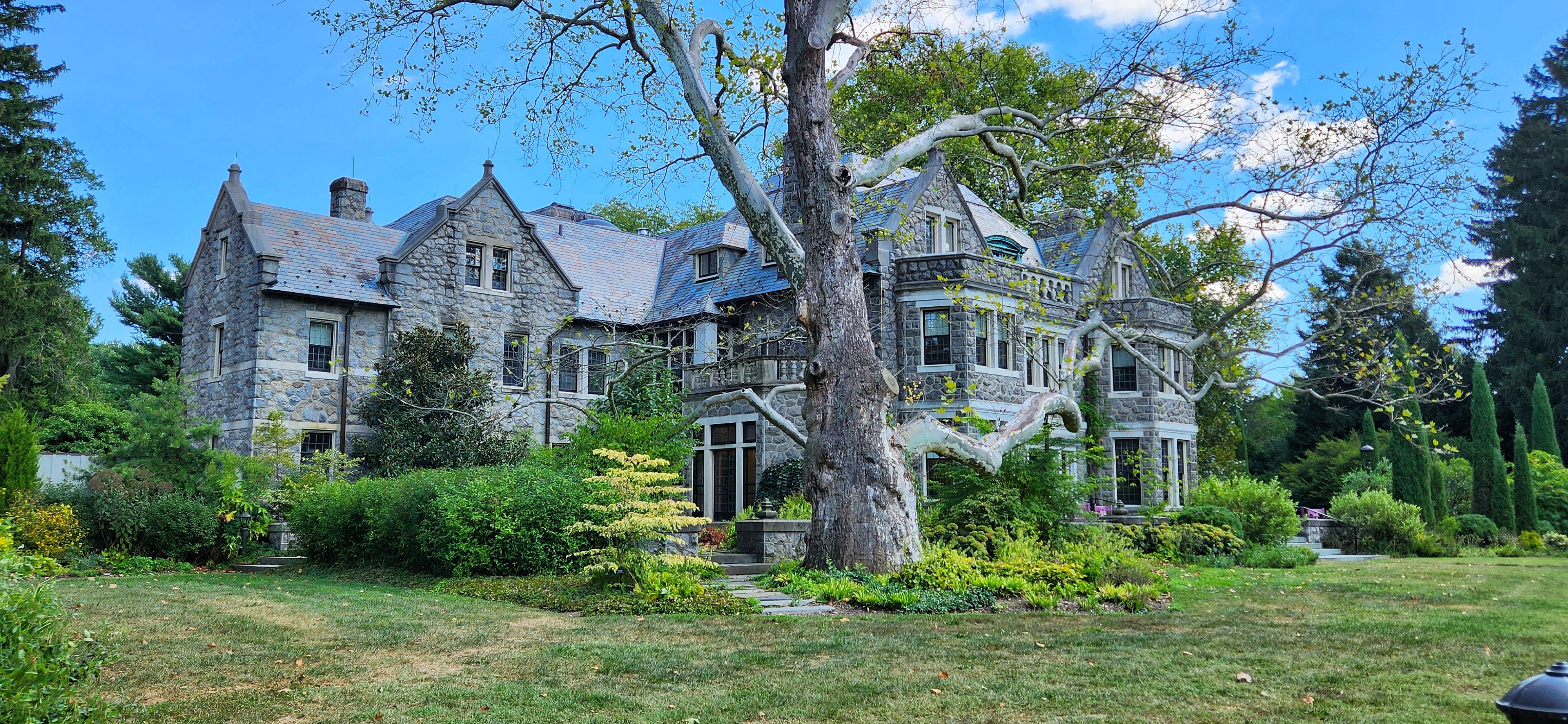Stoneleigh Tudor Revival Mansion in Philadelphia r/ArchitecturePorn