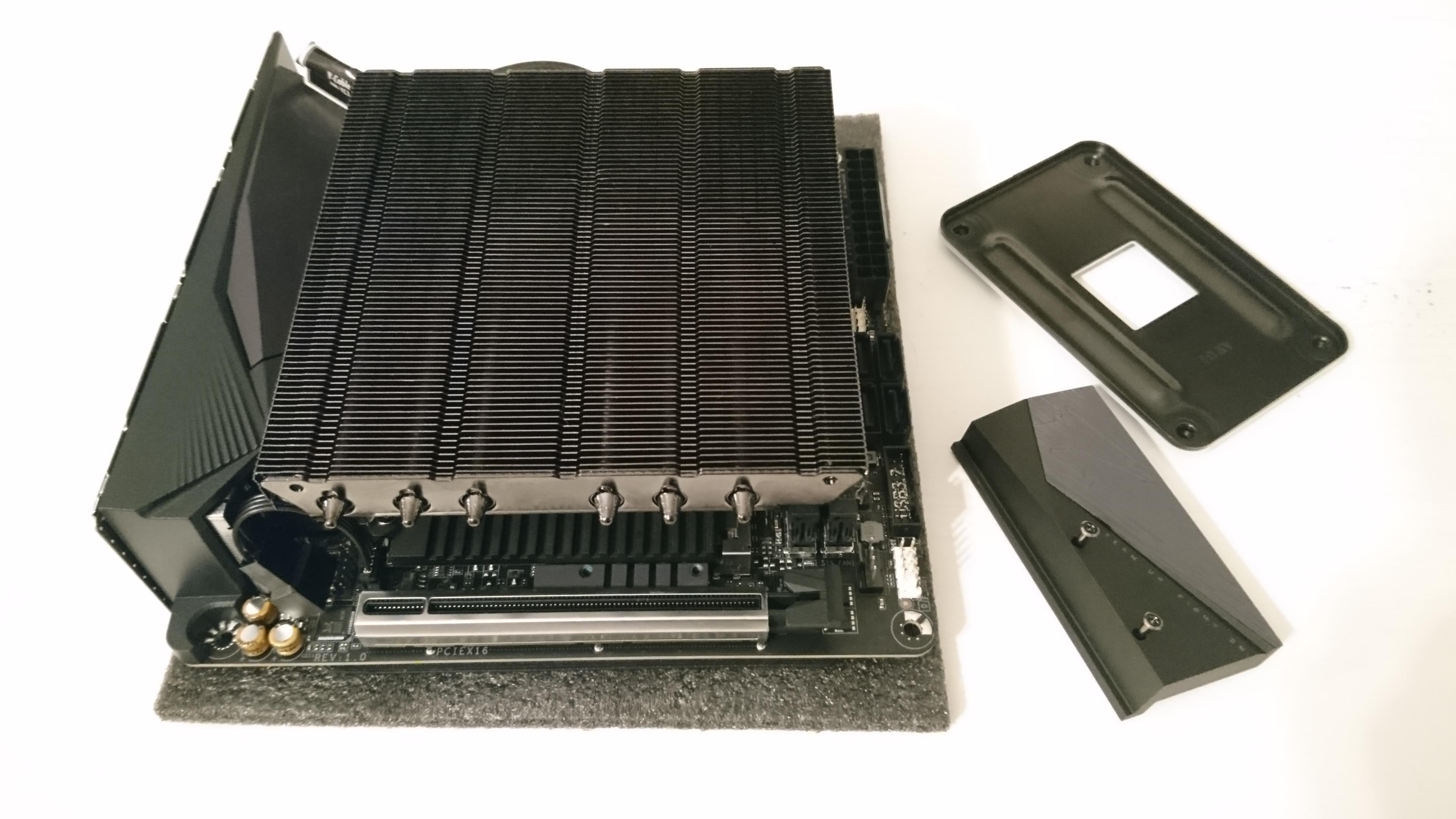 B550i Aorus + Black Ridge = OK r/sffpc