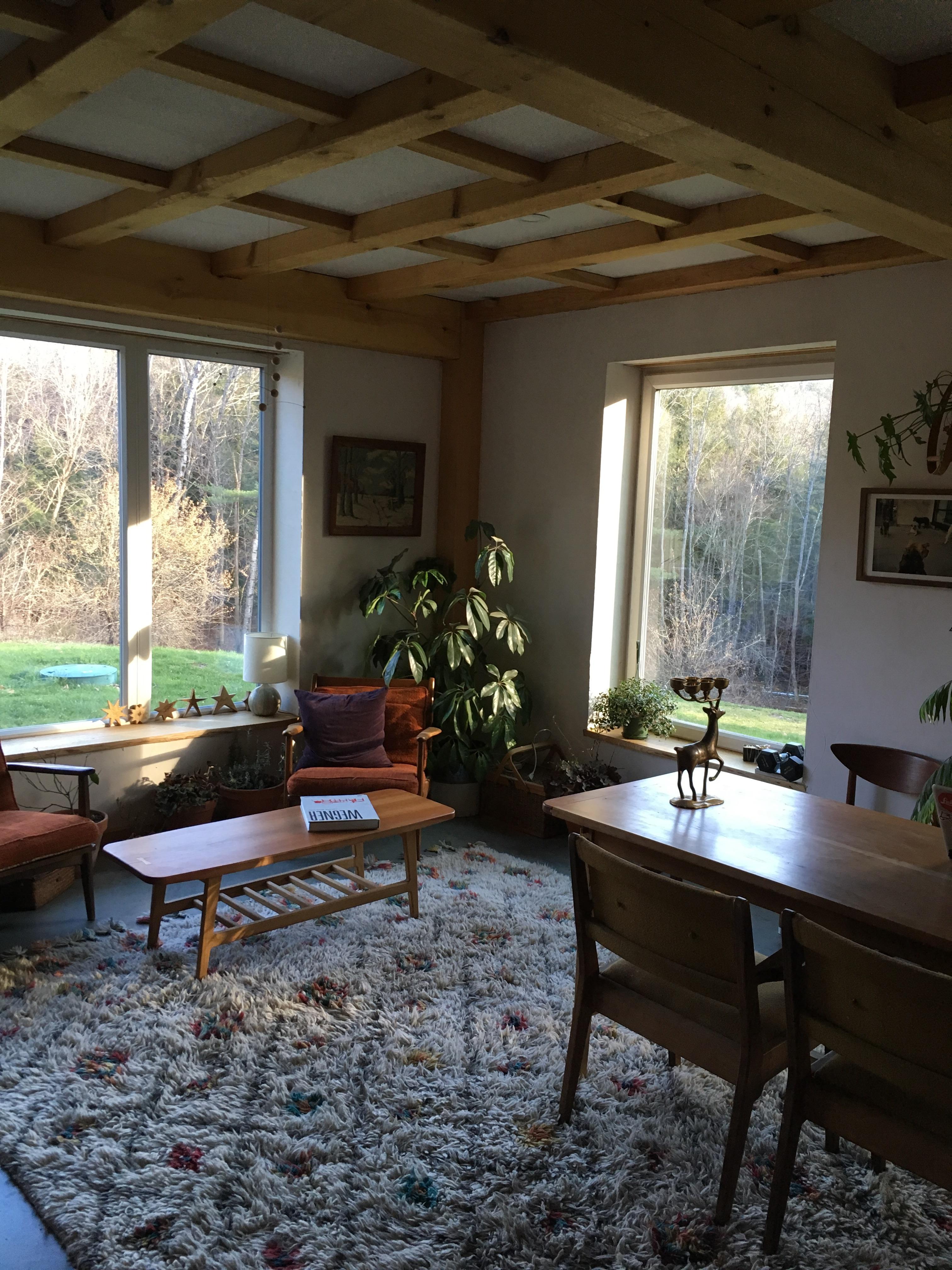 My living room in Vermont. r/CozyPlaces