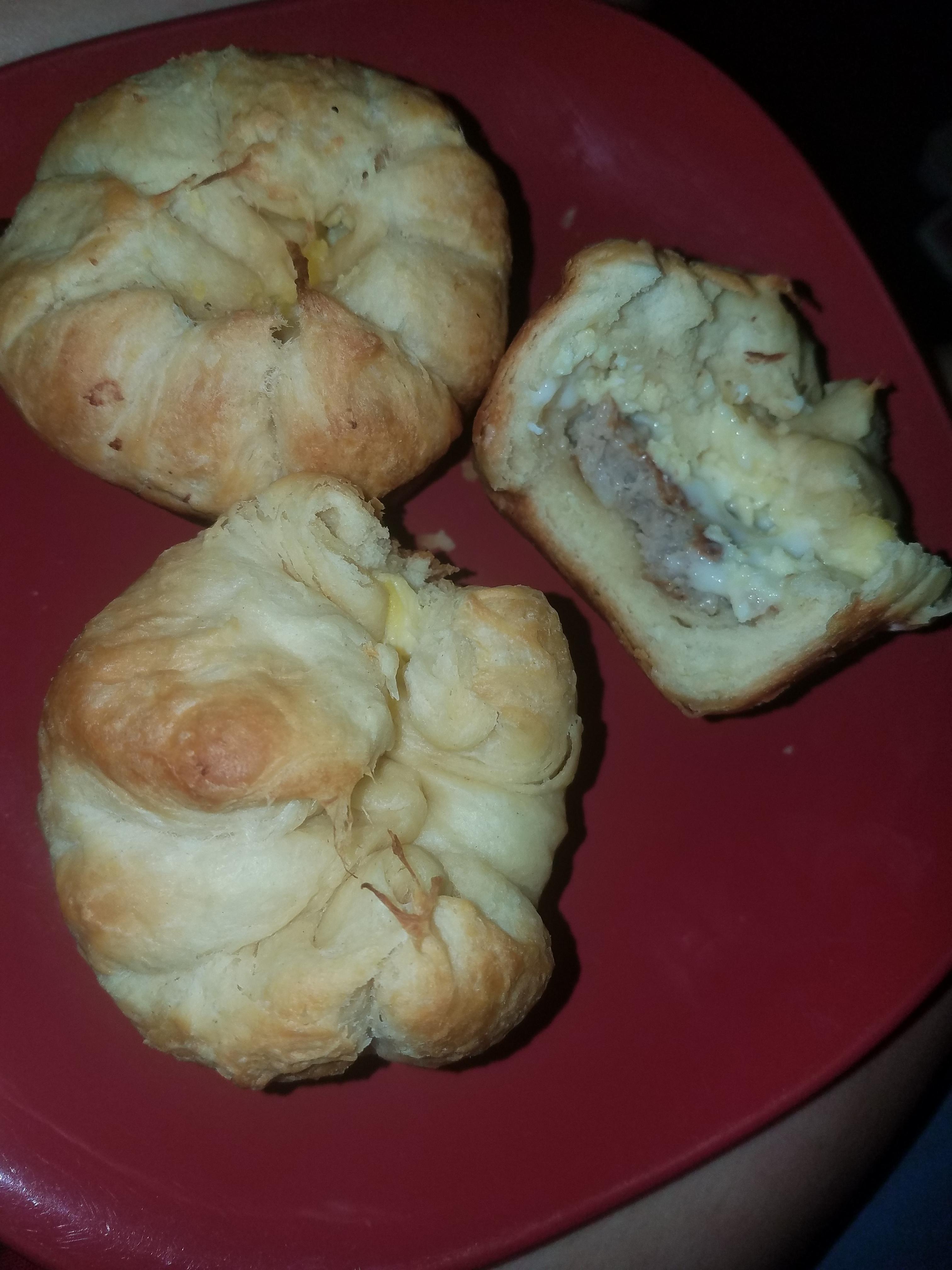 [Homemade] Sausage, egg and cheese breakfast bombs r/food