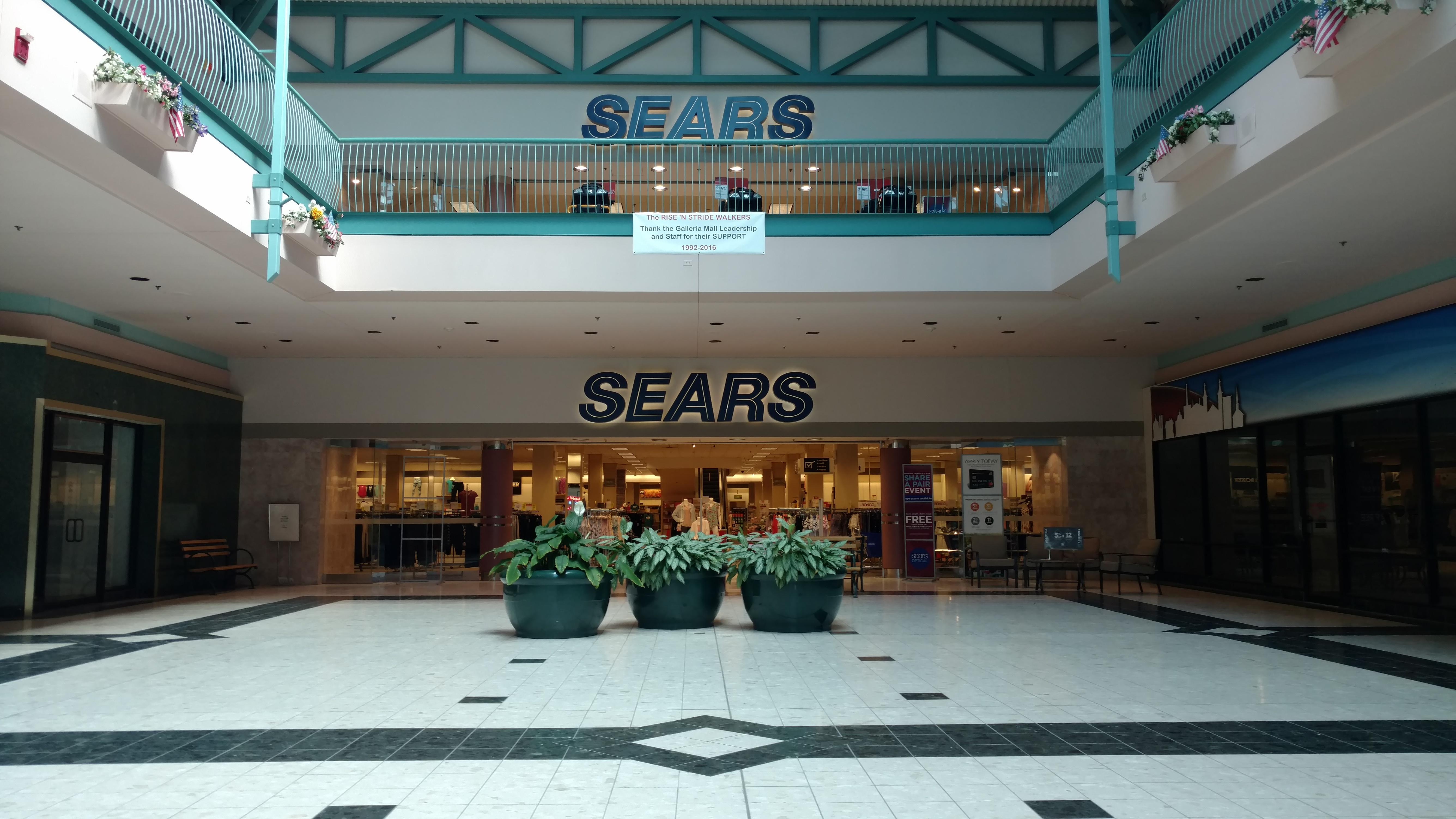 Can you find any shoppers in this Sears store? (Johnstown Galleria) r