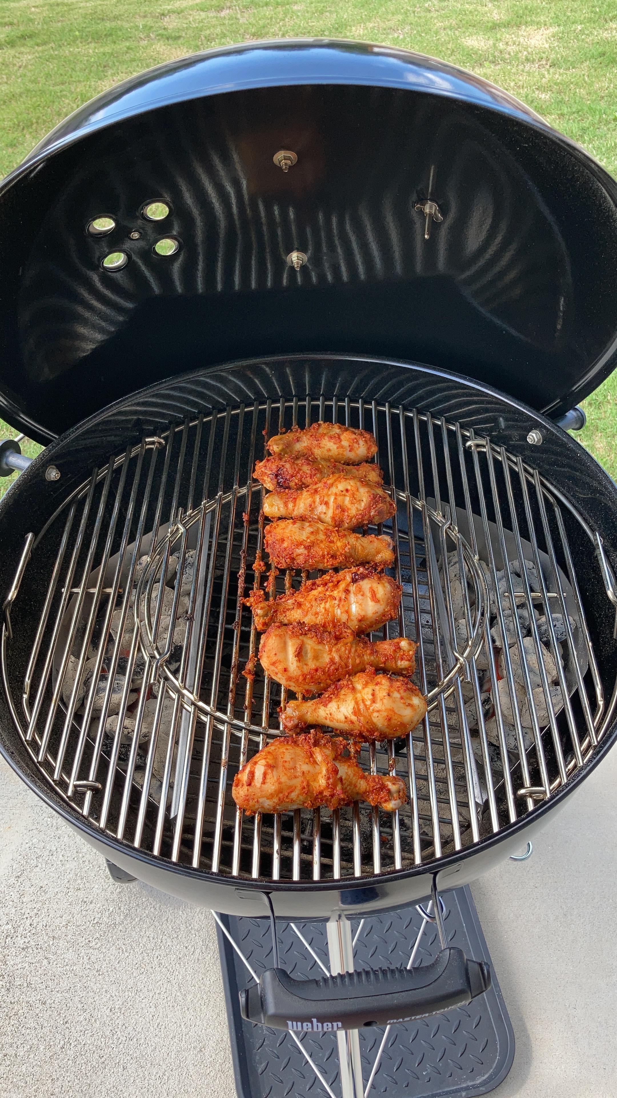 Grilling Costco’s seasoned drumsticks! Turned out really good. r/grilling
