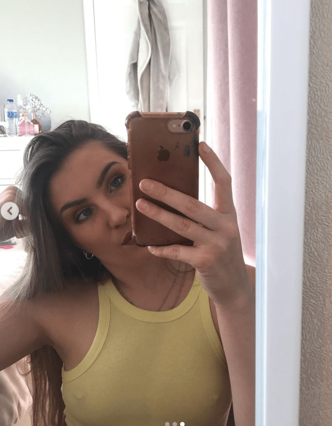 Mirror selfie, nipple showing--perfect : girlsathome