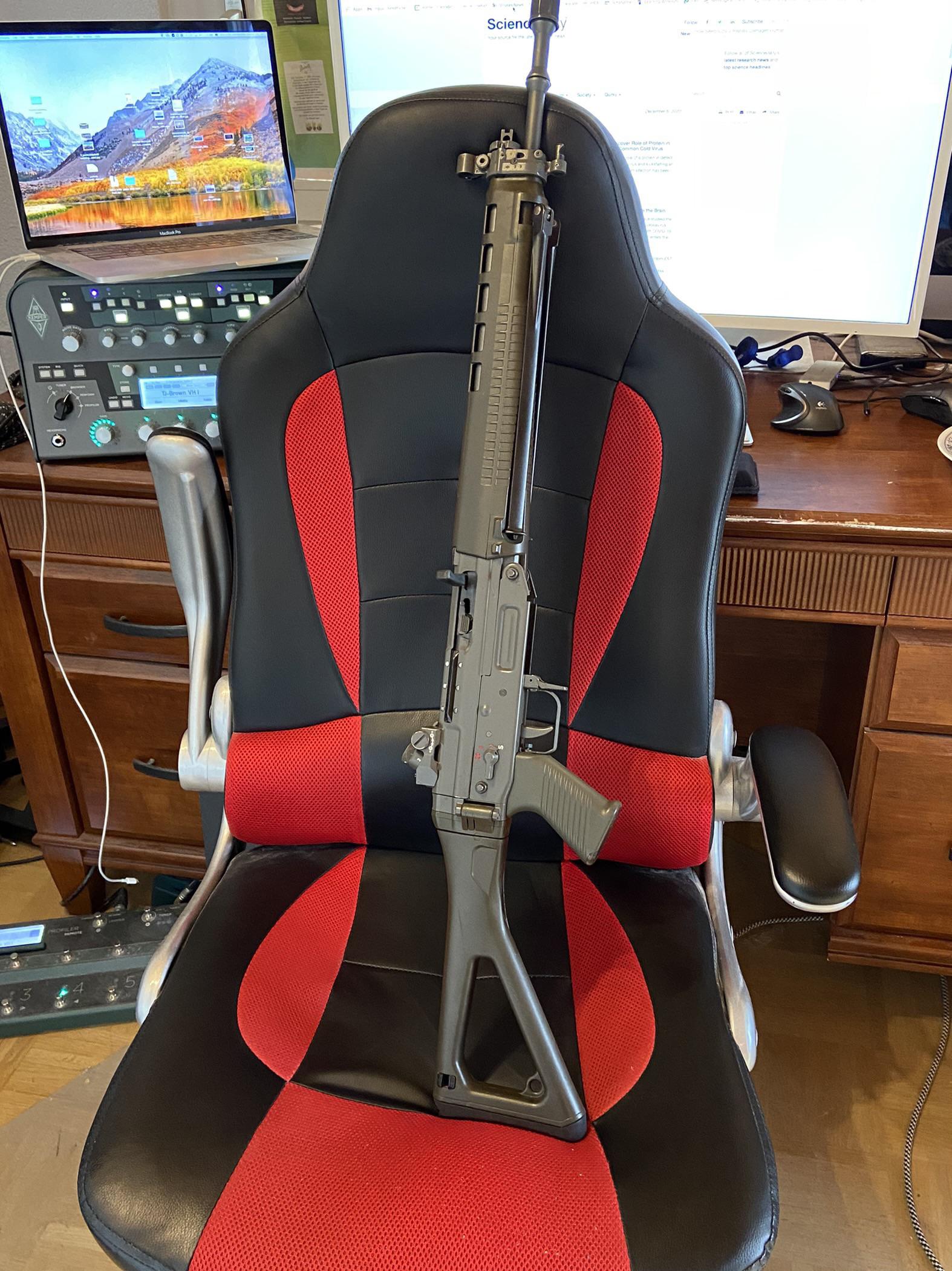 Sturmgewehr in my gaming chair SigSauer