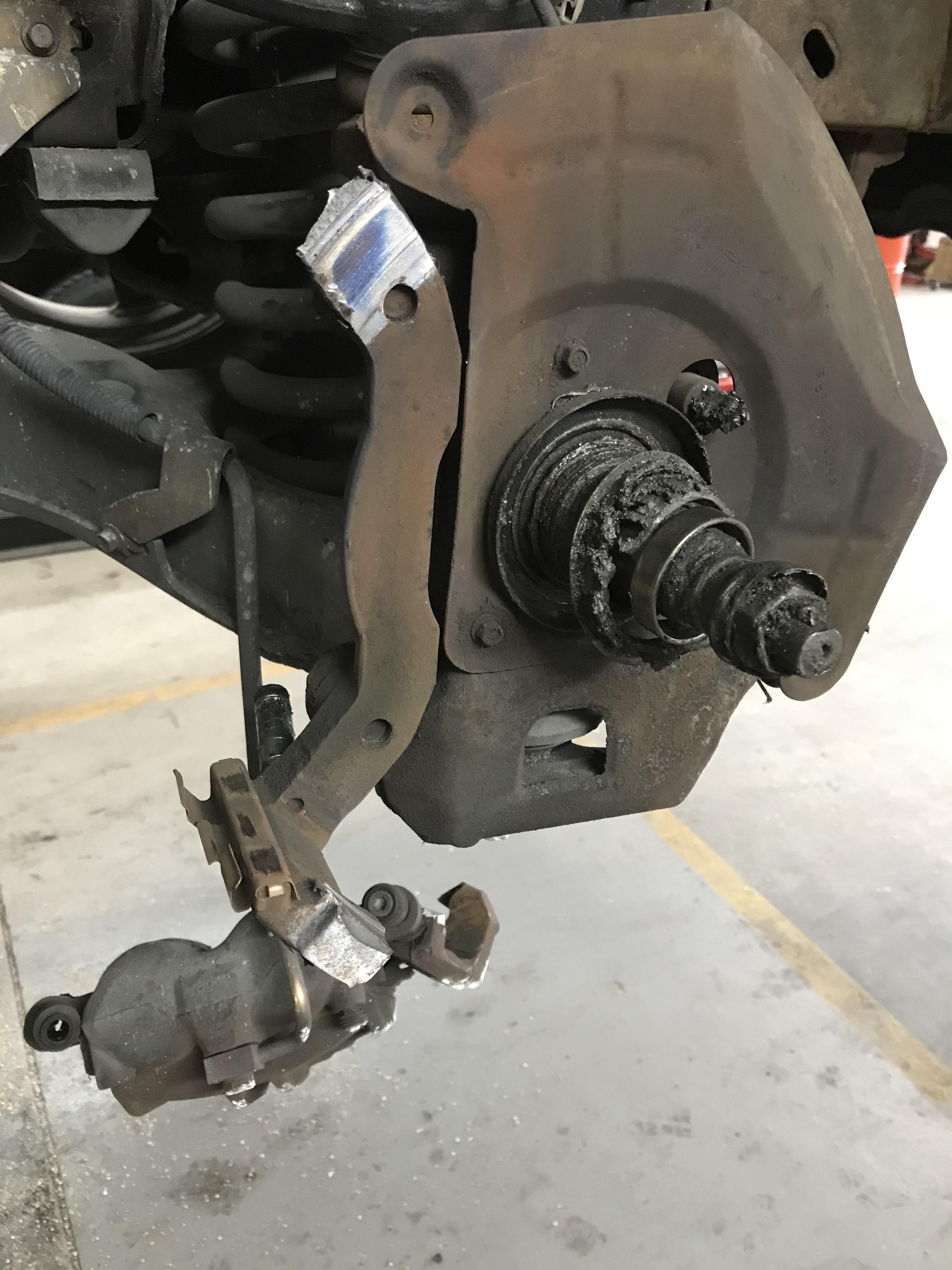 99 Expedition. Failed wheel bearing, customer kept driving, wheel and