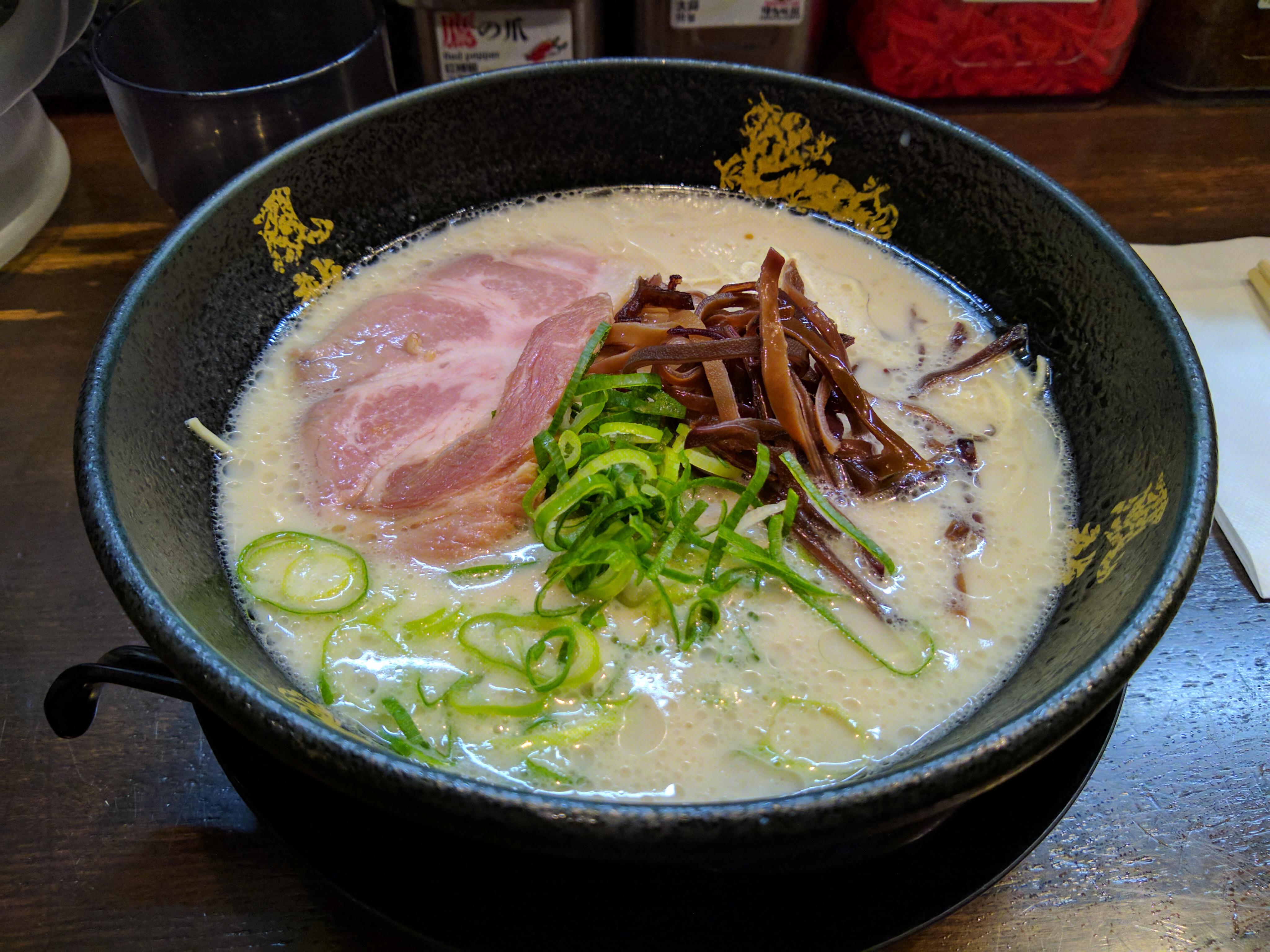 [I ate] Hakata style Tonkotsu Ramen r/food