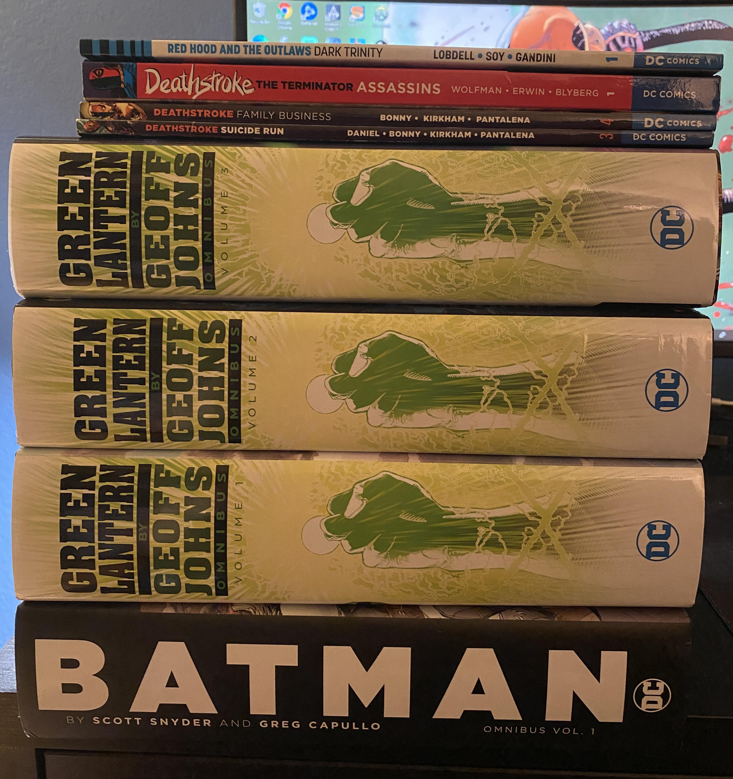 My August haul, I really enjoyed Geoff Johns’ Green Lantern run. r