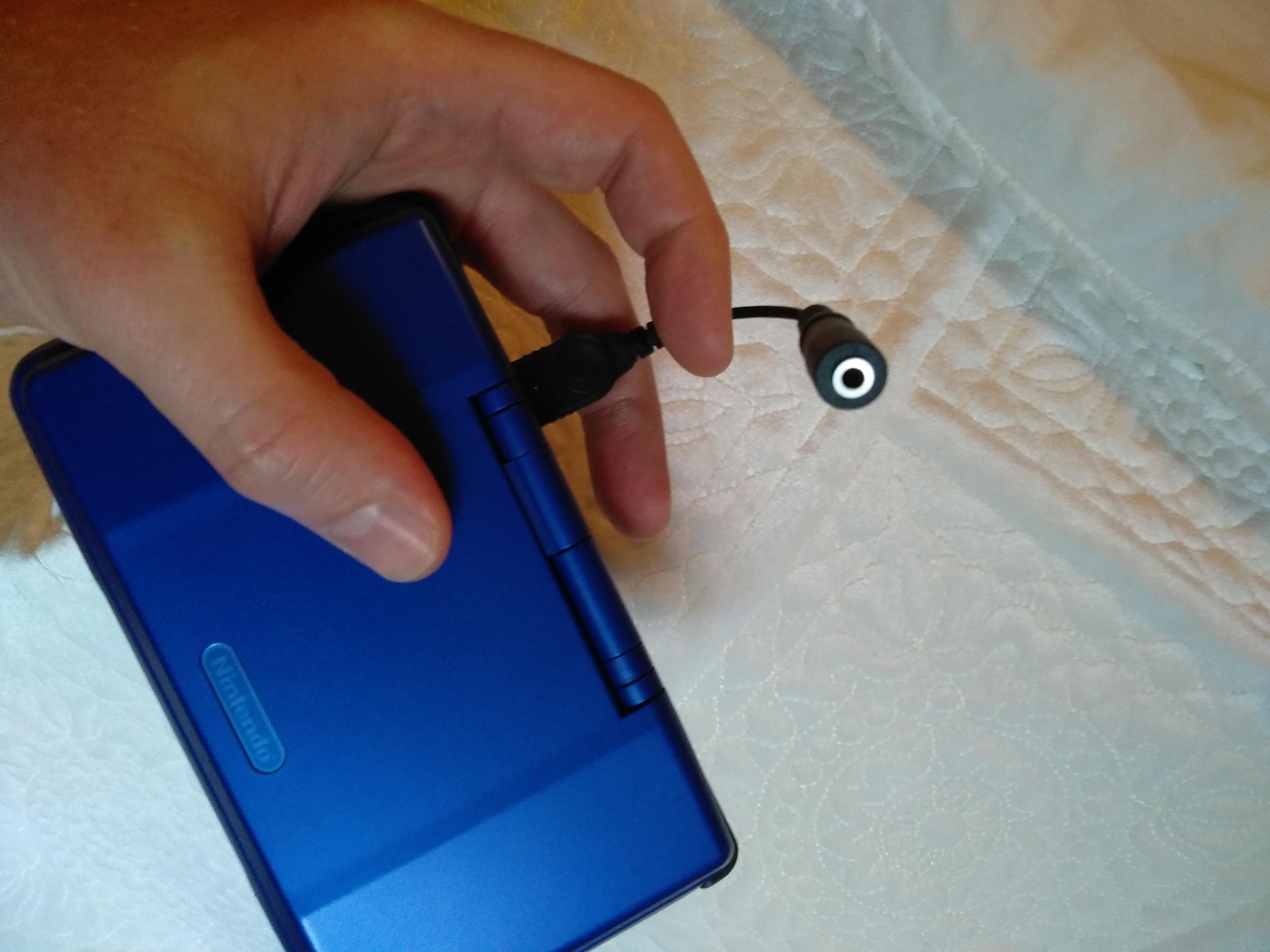 TIL the DS Phat outputs sound through the GBA SPstyle charging port