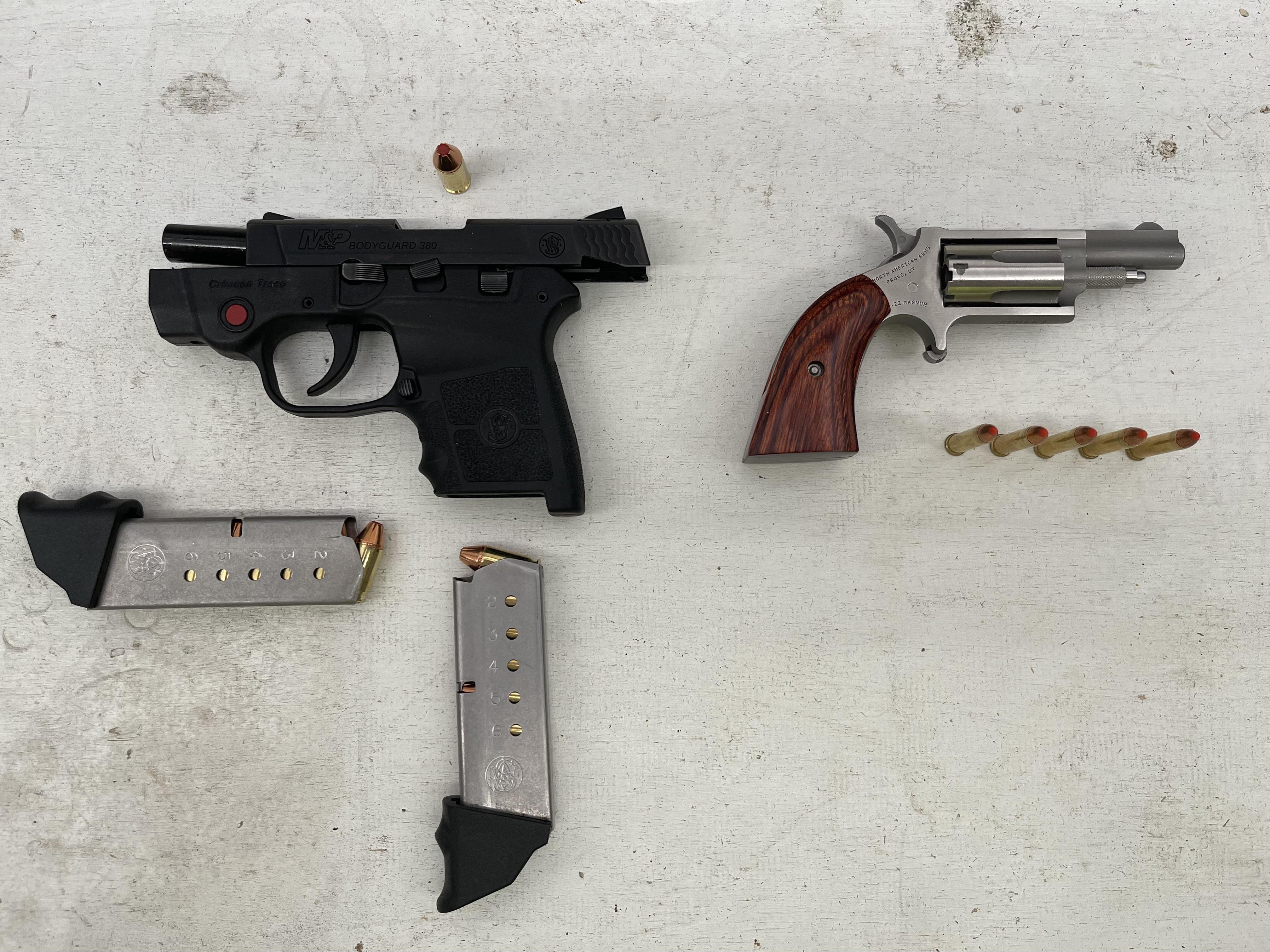 Everyday Carry feat. The new backup wheel gun. r/EDC