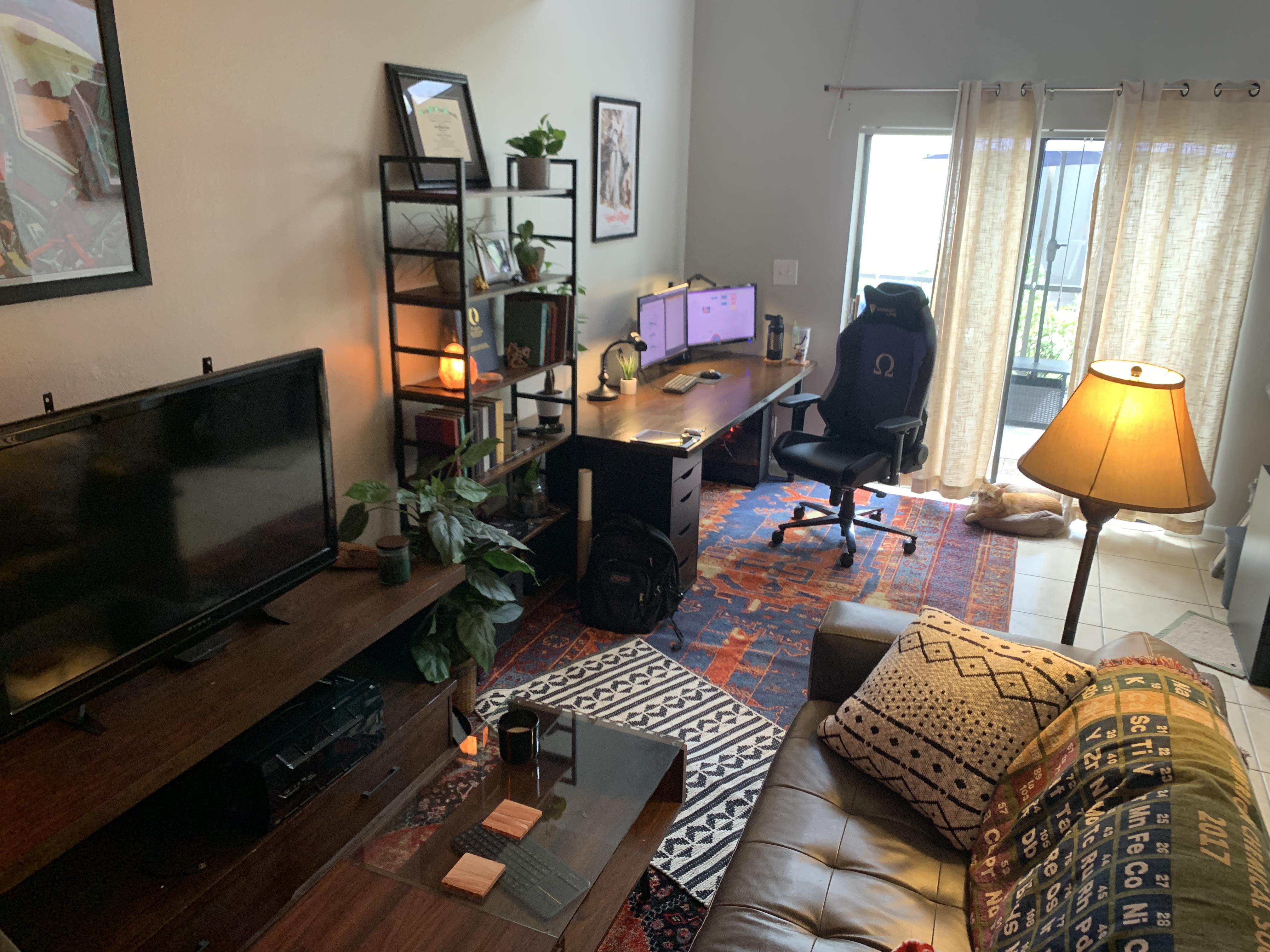 Loft apartment as a first year medical student! [Florida] r