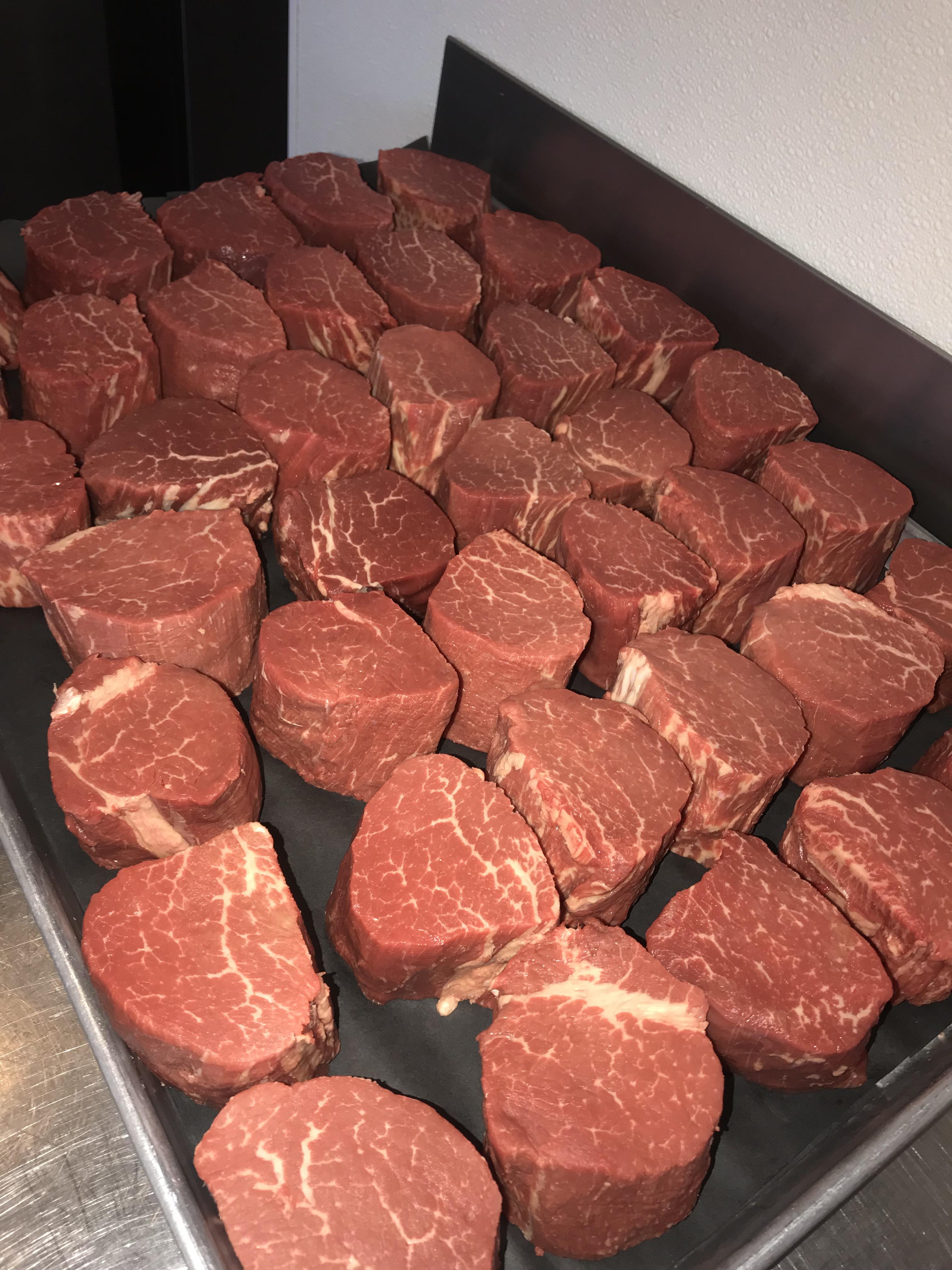 A few prime tenderloins r/steak