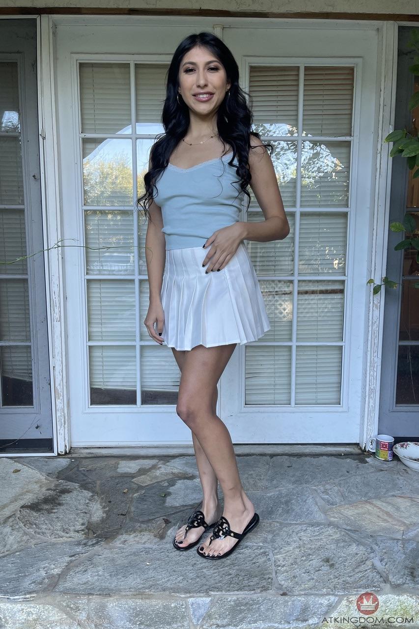 Penelope Woods : ClassyPornstars