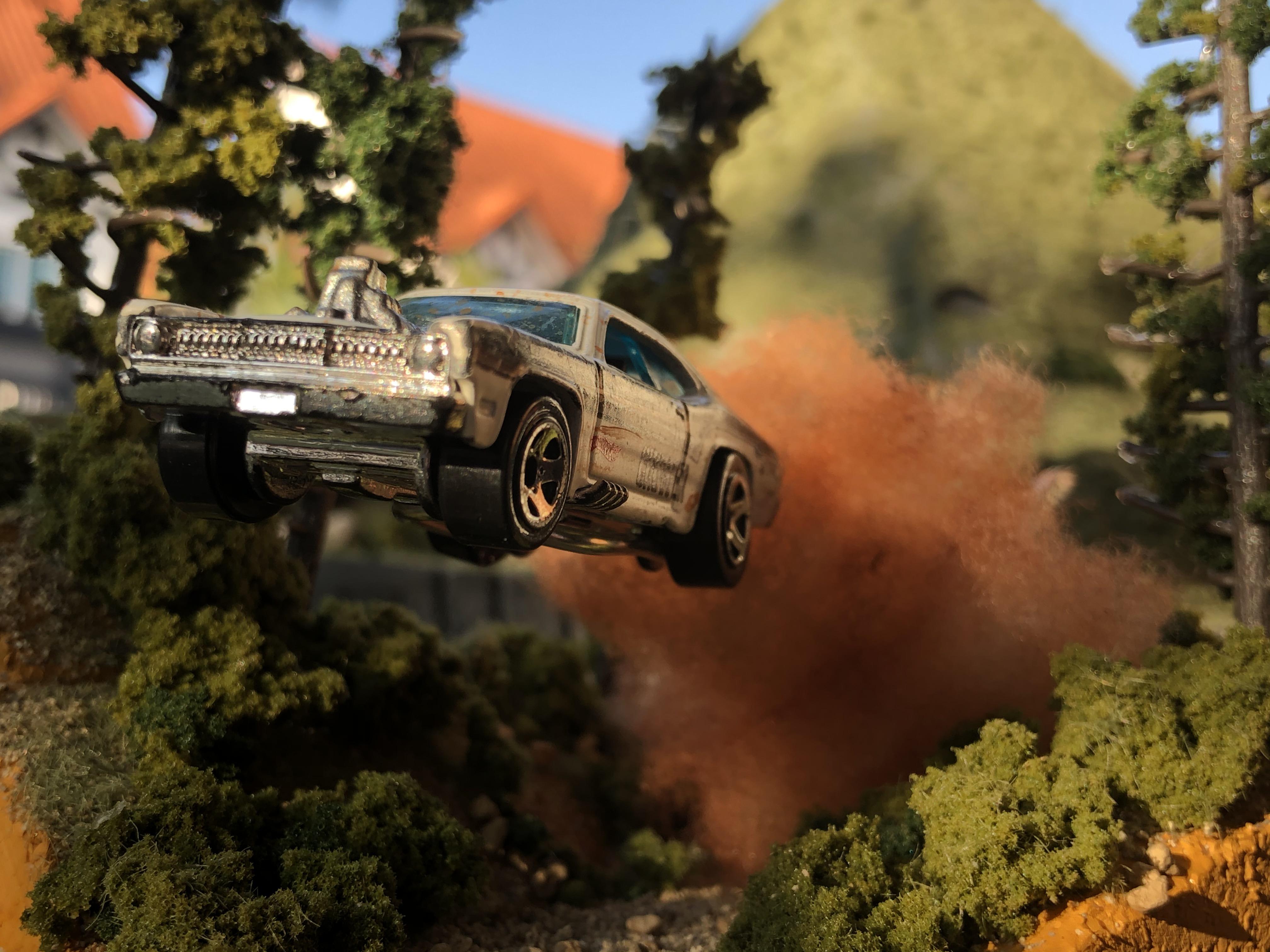 an action diorama I made with old and used hot wheels. I’m very proud of it since it’s my 2nd