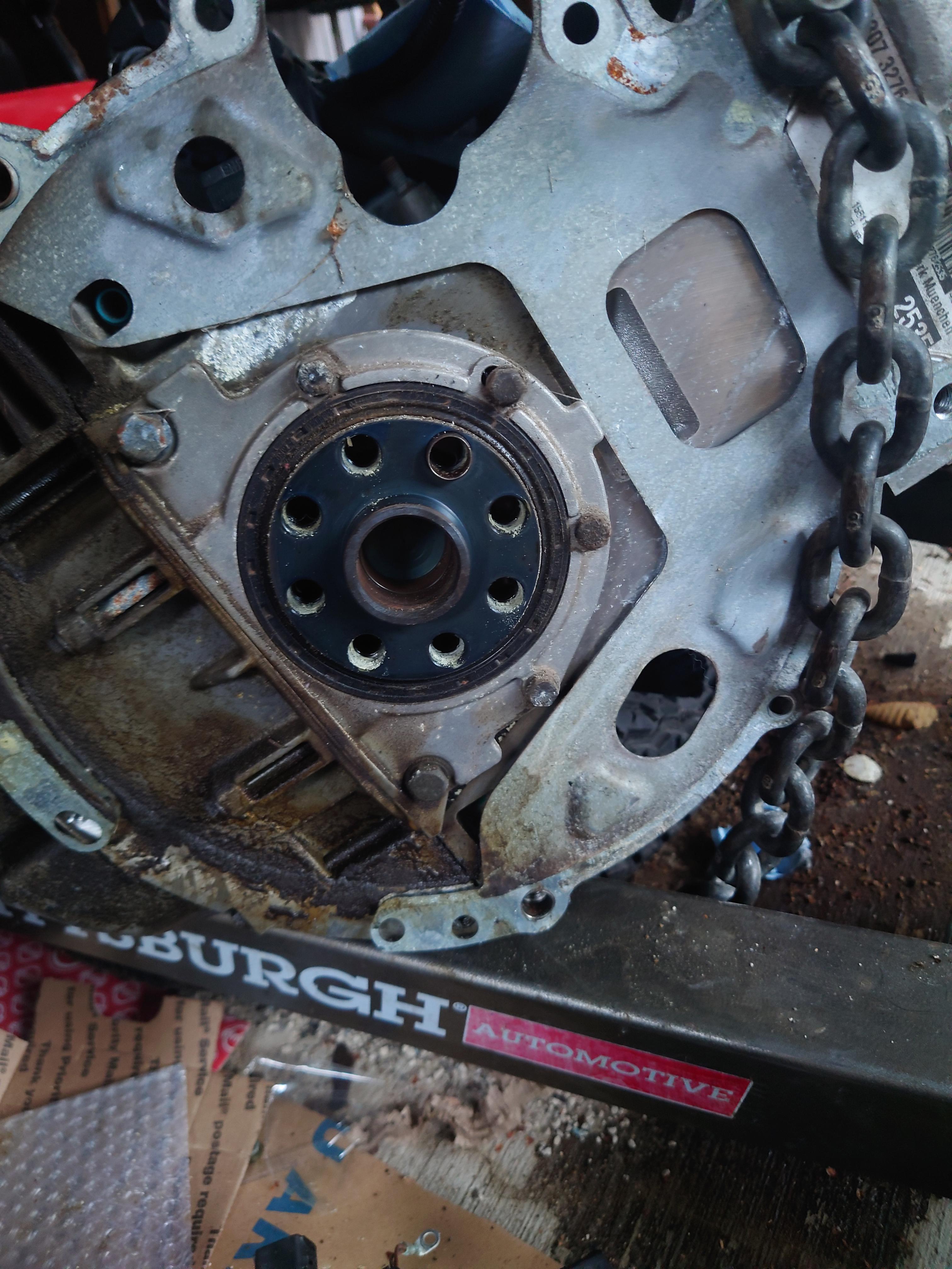 Rear main seal or cover bolts leaking? : r/e46