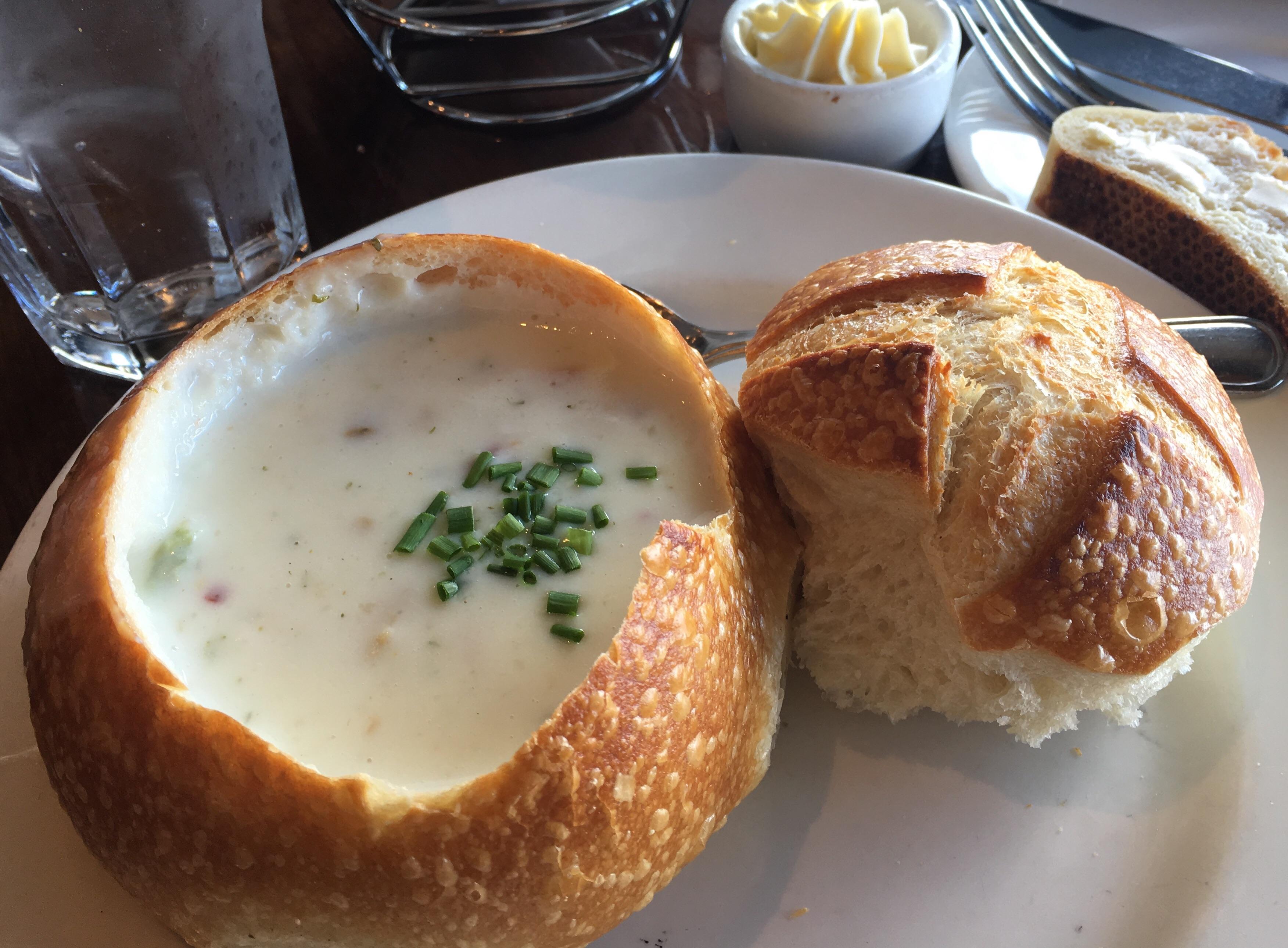 [I Ate] Clam Chowder in a Sourdough Bread Bowl r/food