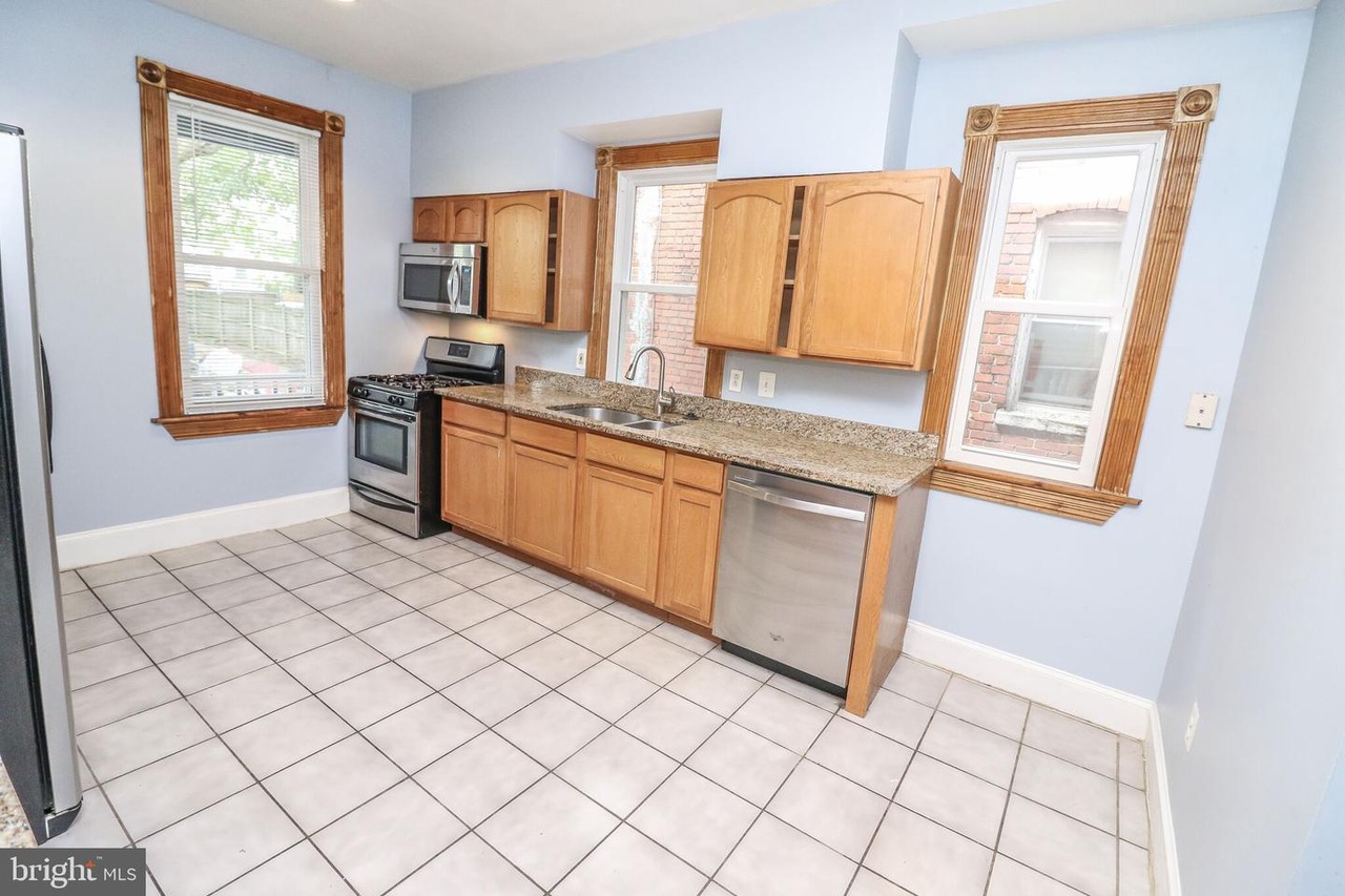 Roommate Wanted IMMEDIATELY 1,100/mo. Utilities Included // Semi