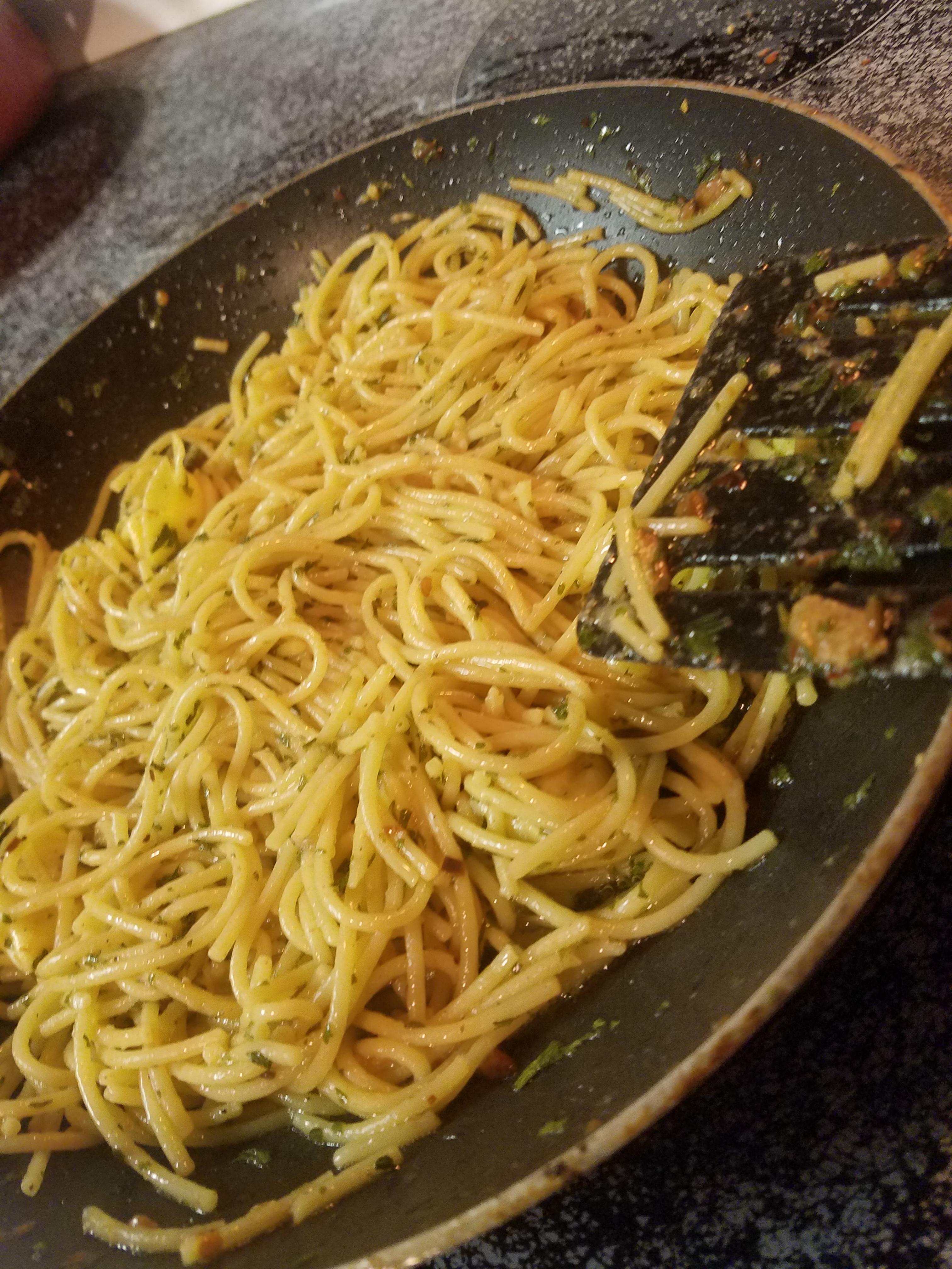 I made pasta aglio e olio from the movie chef! Super easy, super tasty