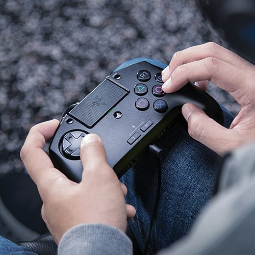 Question for Pad Players Do any of you hold the controller in this