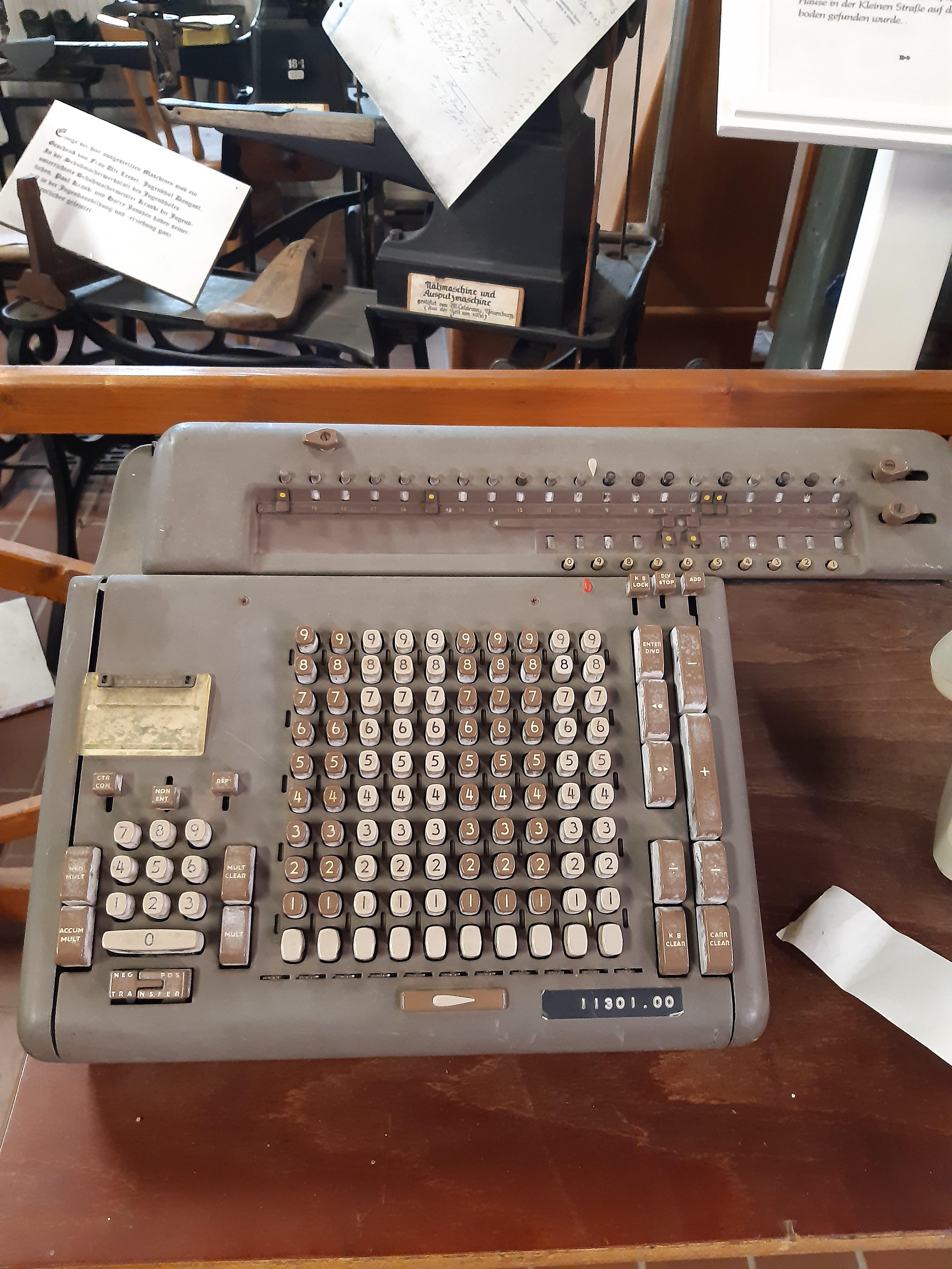 Saw this in a warehouse with other old office machines and it does not have a description with