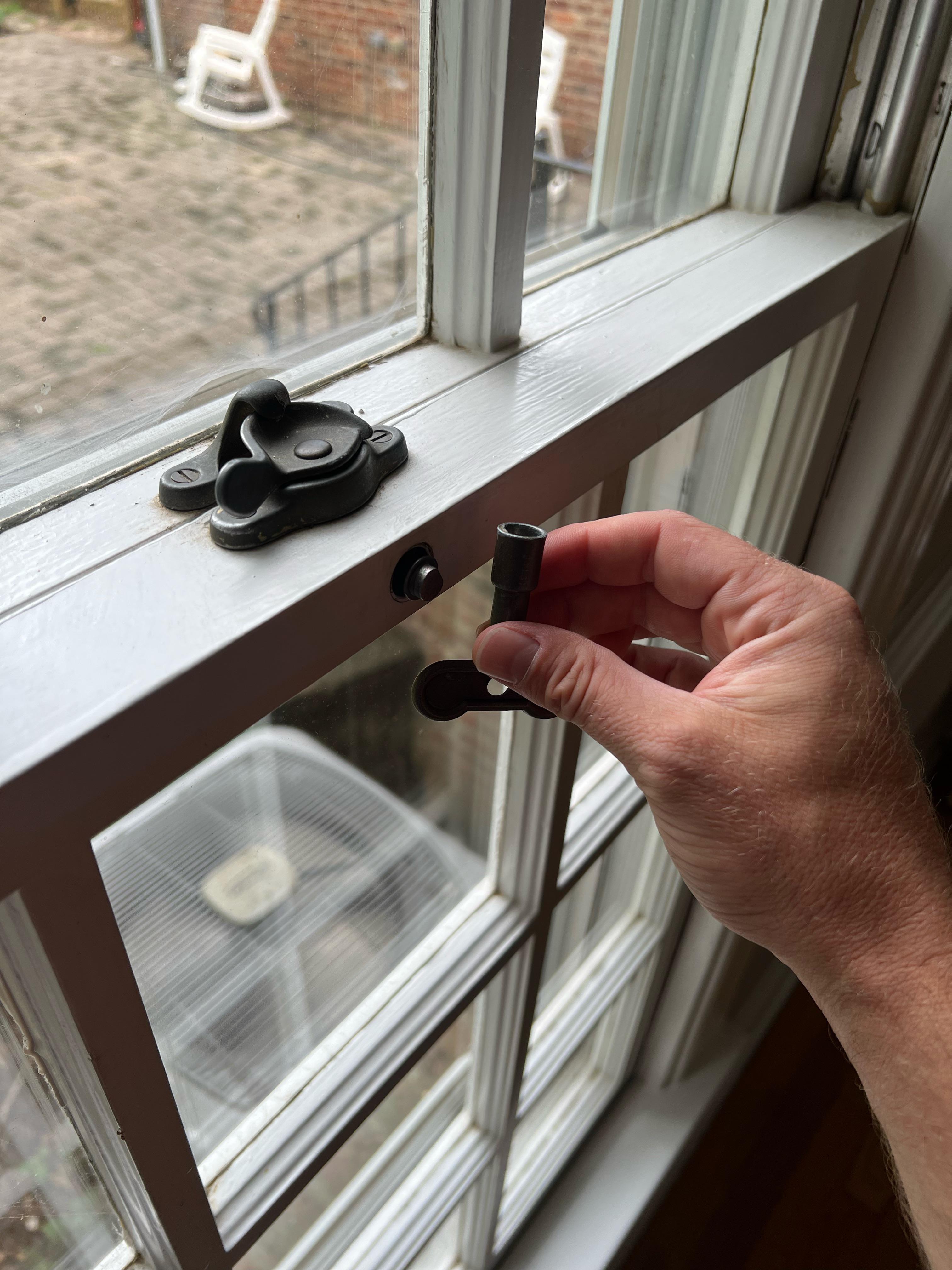 Not sure what this window key is called. Key is stripped, looking for