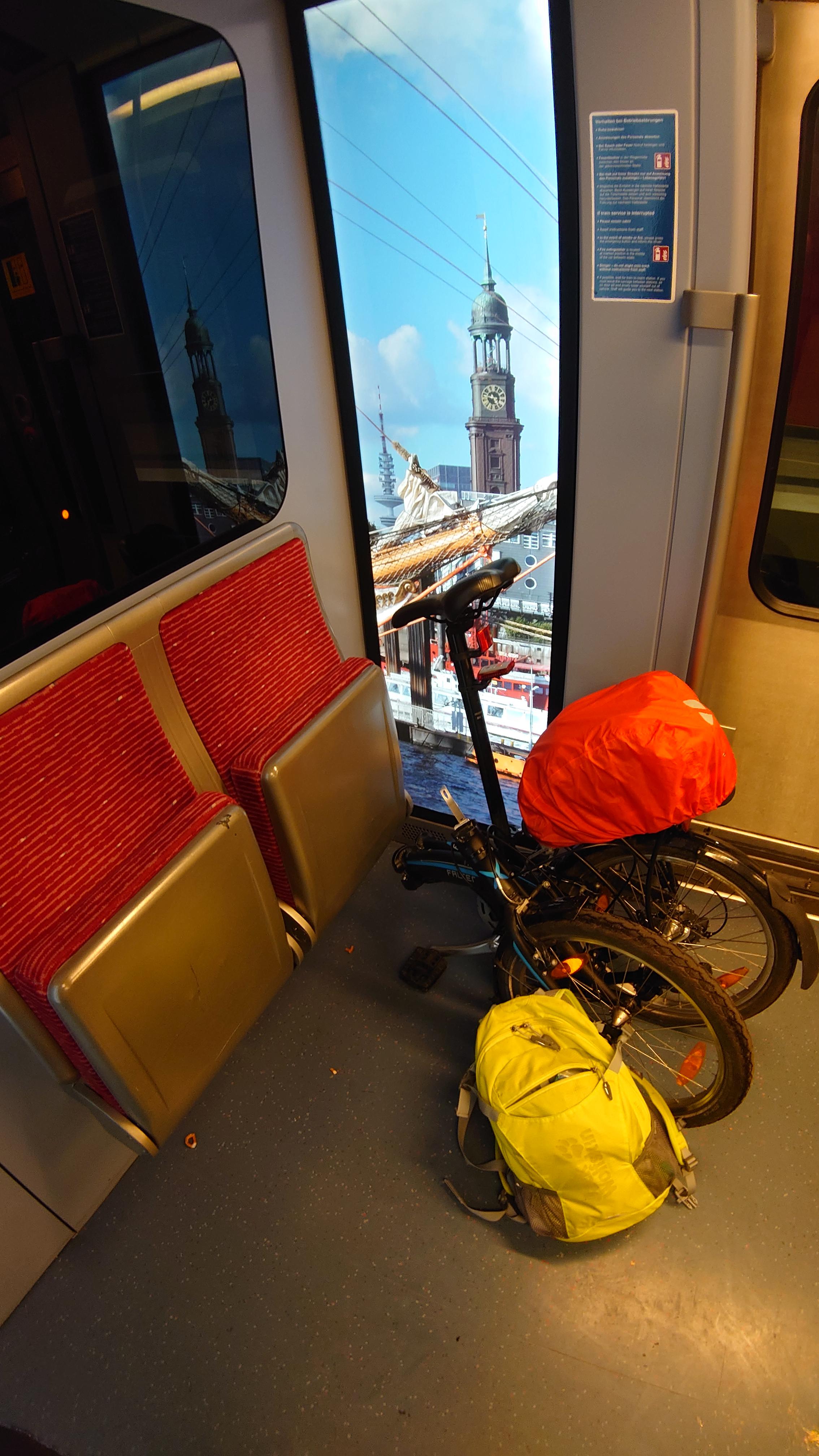 Ohne Stress und Stau durch Hamburg mit Bahn und Bike Fahrrad