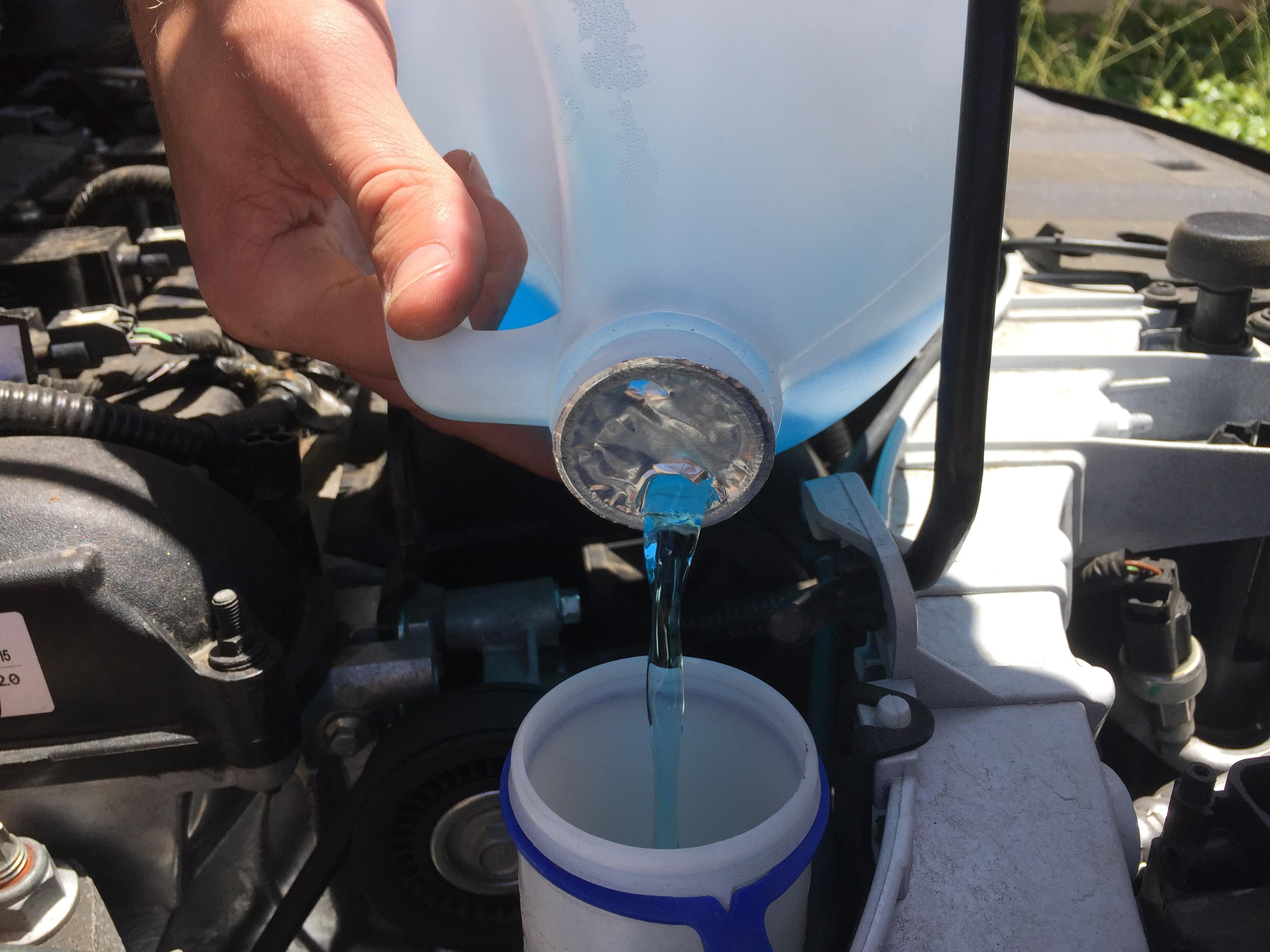 I do this to pour engine oil and washer fluid cleanly without excess spilling. r/lifehacks
