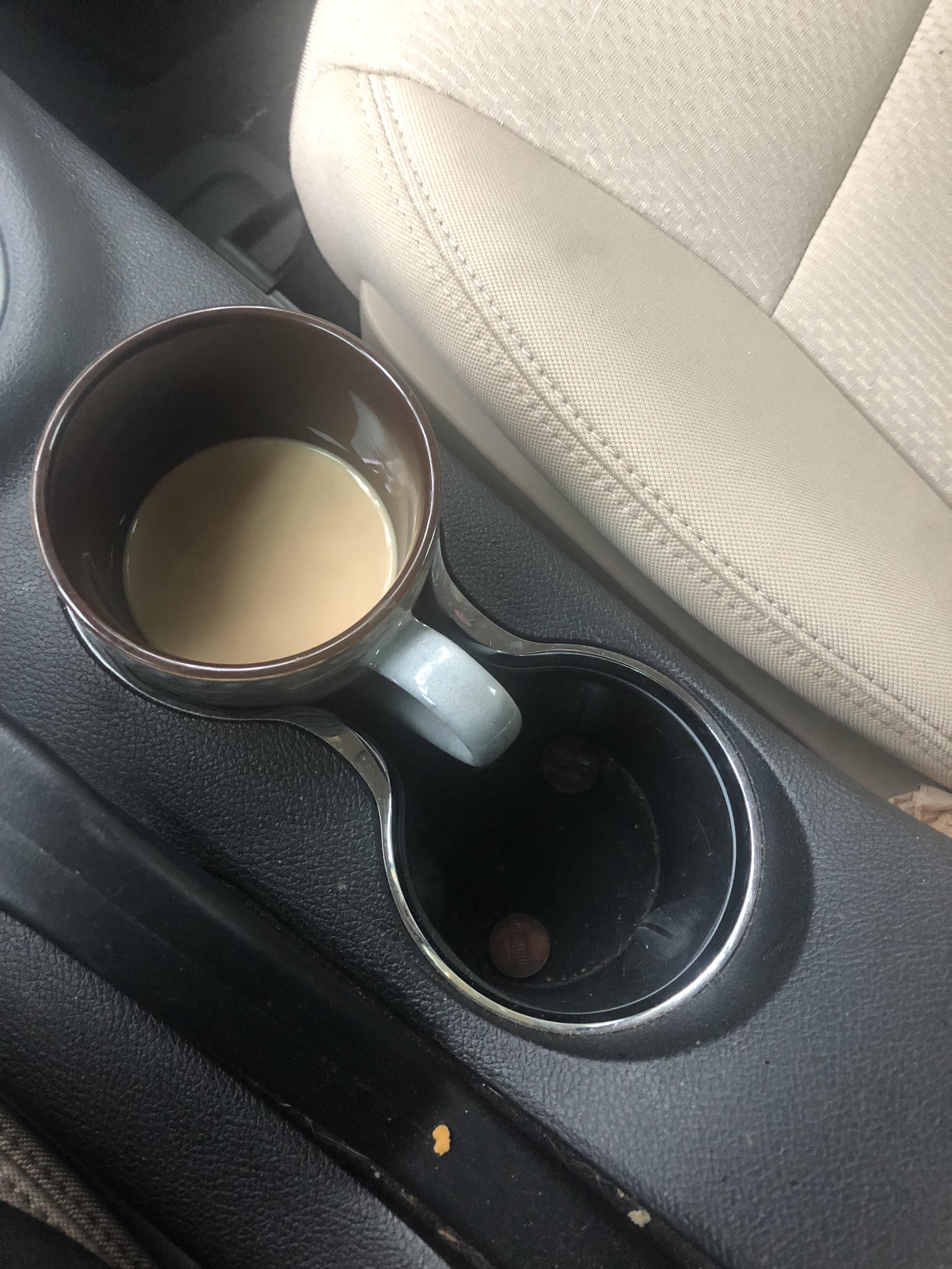 The way this mug fits into the cup holder r/oddlysatisfying
