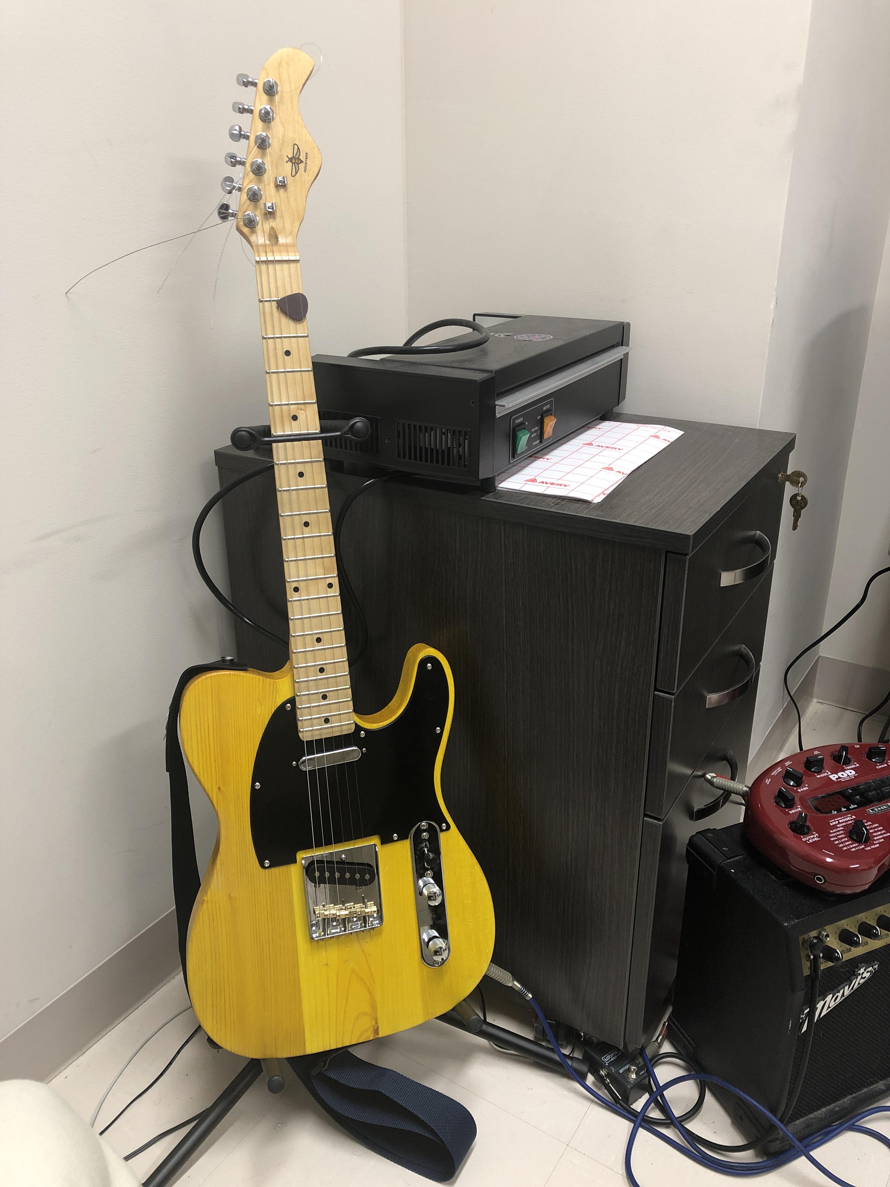 I made a beater guitar for the office! r/Luthier