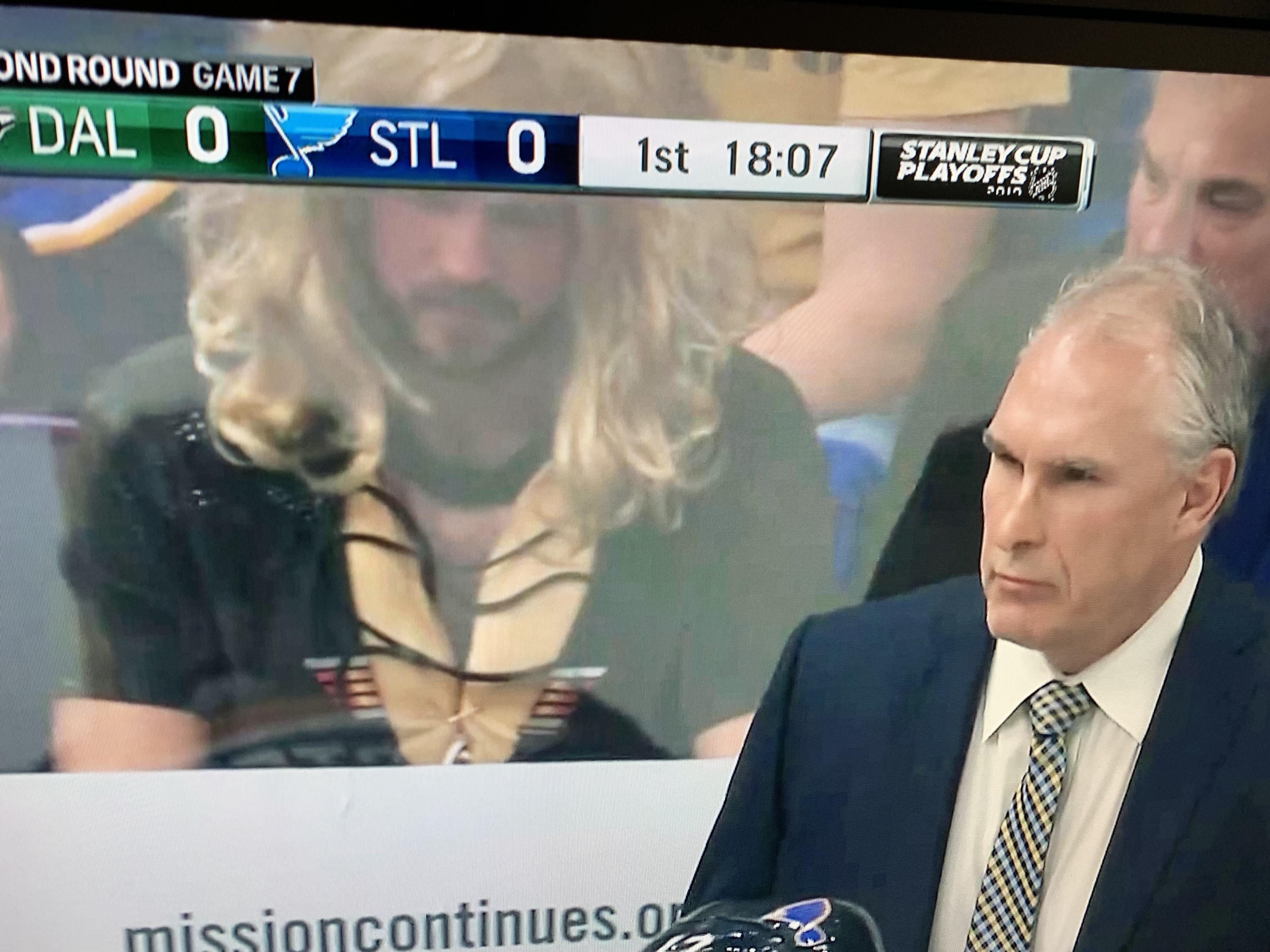 Only the prettiest girls behind the bench in STL r/nhl