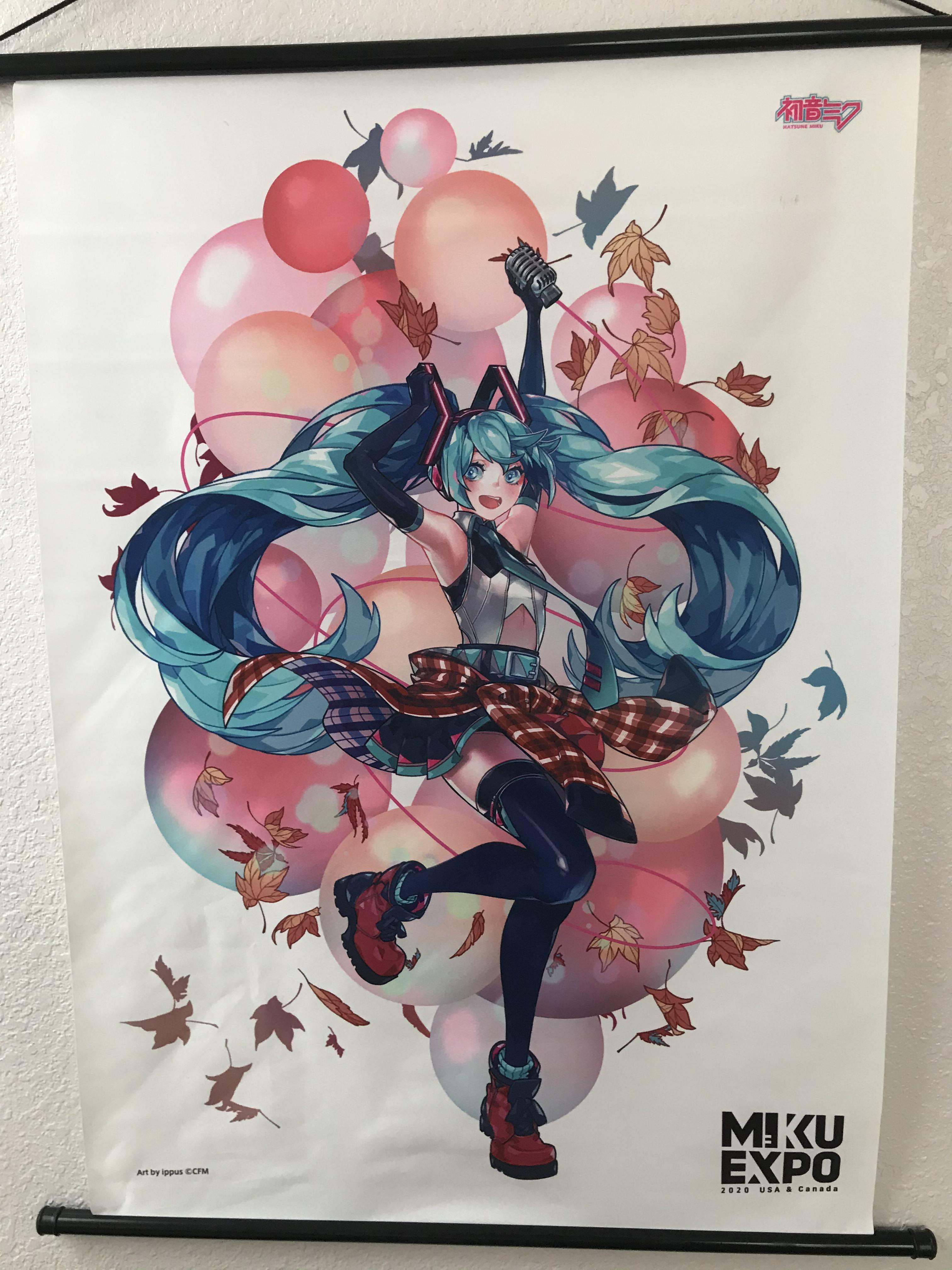 Just got a new Miku Expo wall scroll, love the fall design, Miku looks