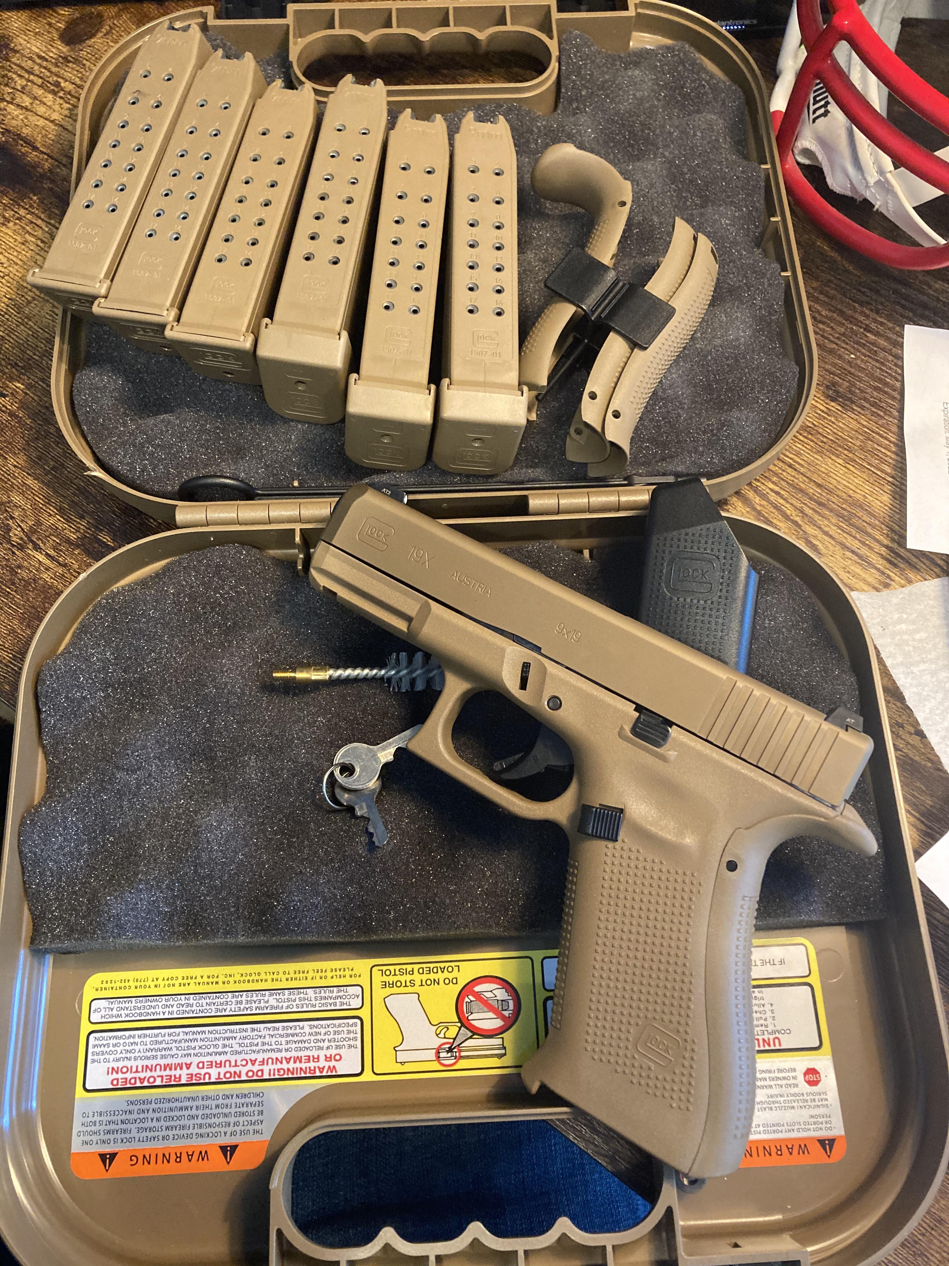 7 years ago I had to sell my Glock 19c. Feels good to be back in the