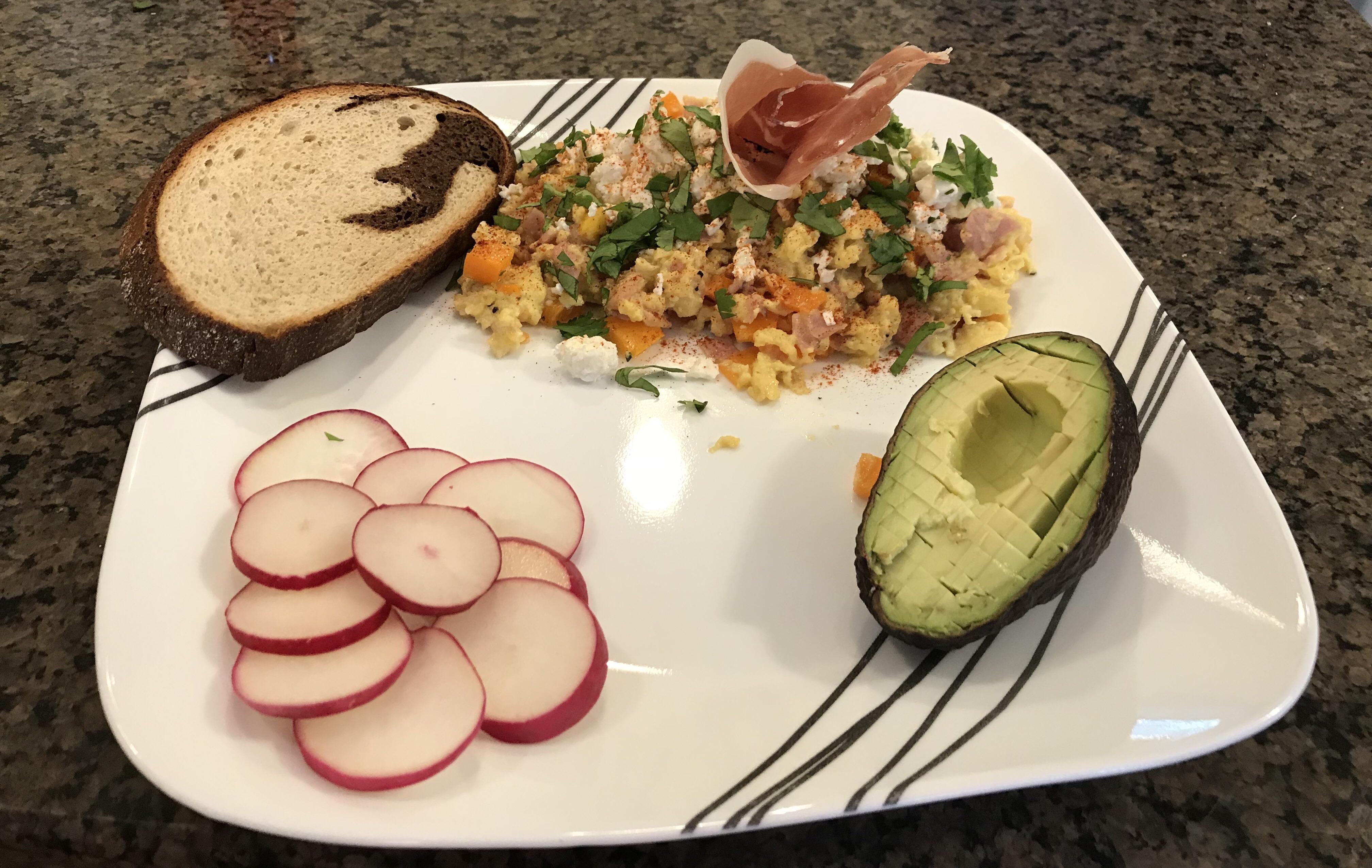 [Homemade] Scrambled eggs with Black Forest ham, feta, peppers