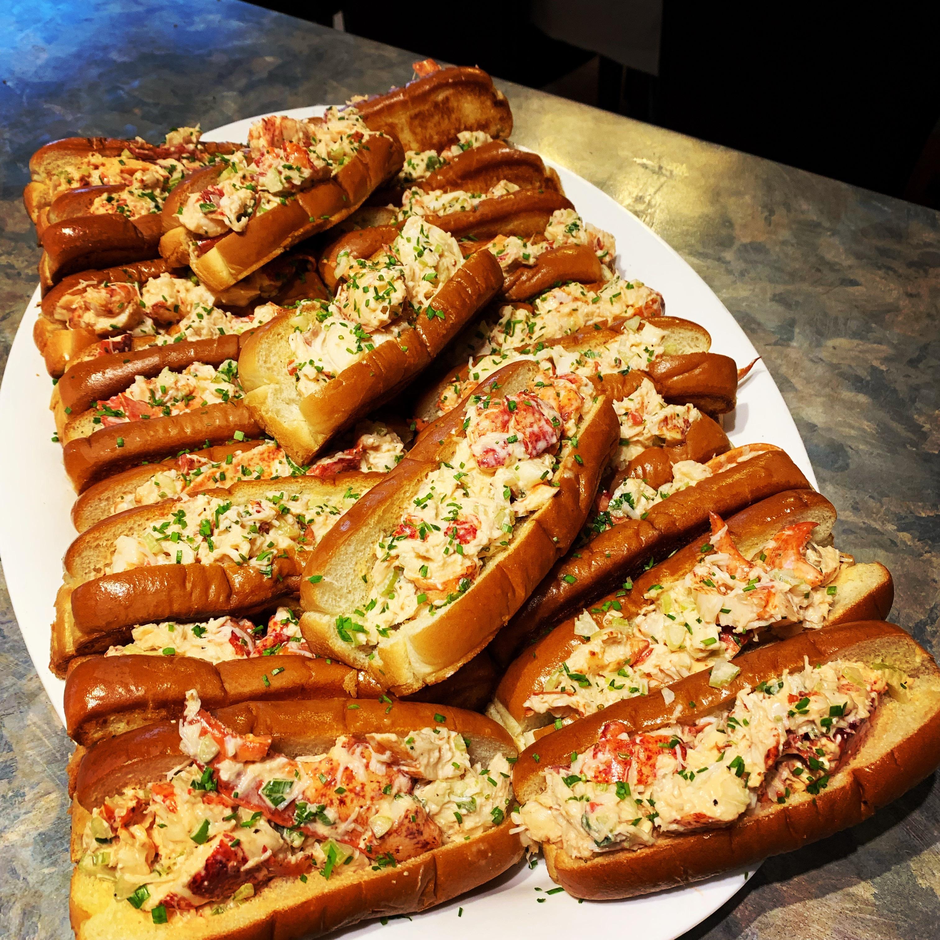 [Homemade] Maine Lobster Rolls r/food