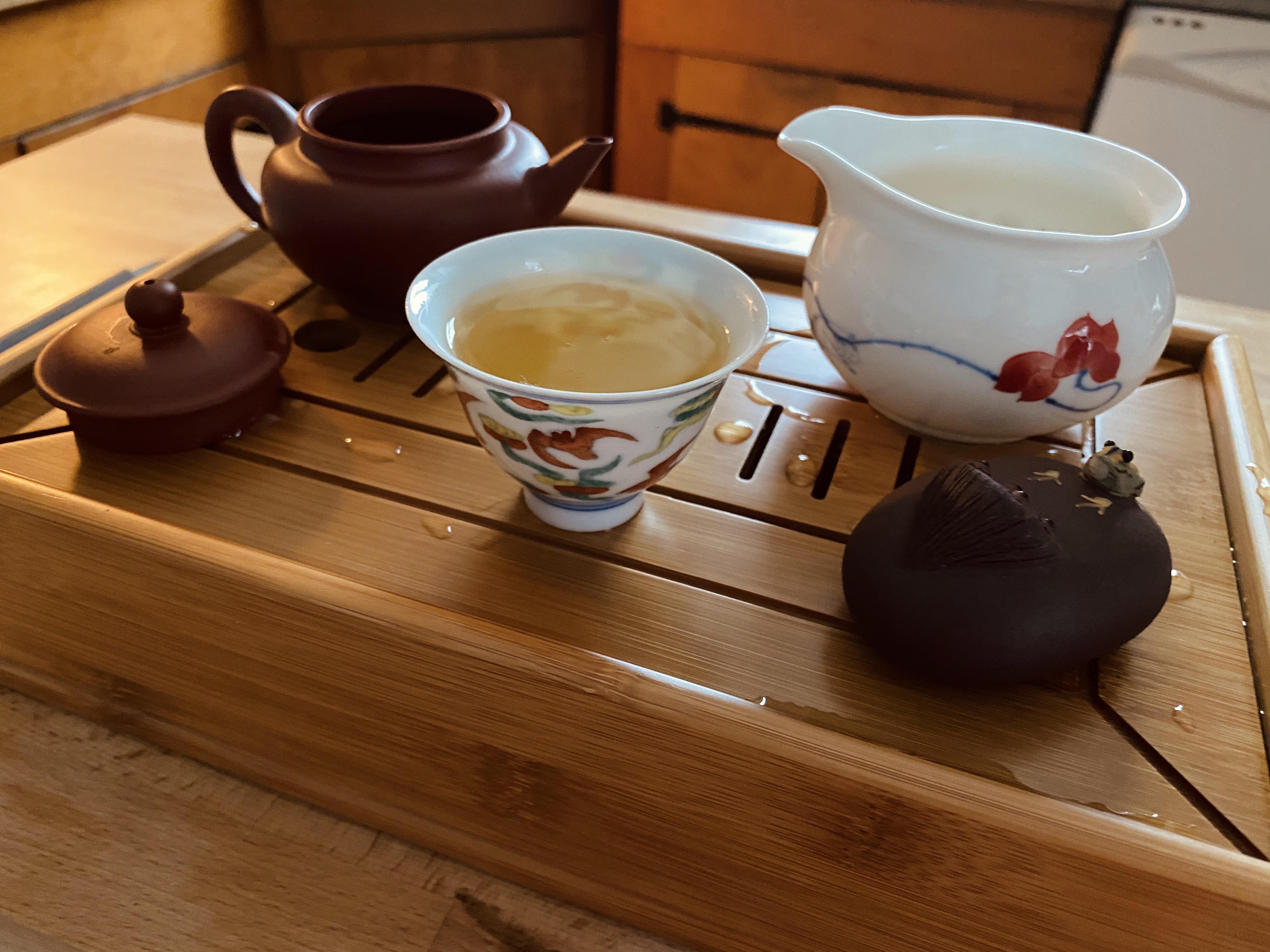 Tiny tea ceremony with handpicked Dong Ding Oolong tea