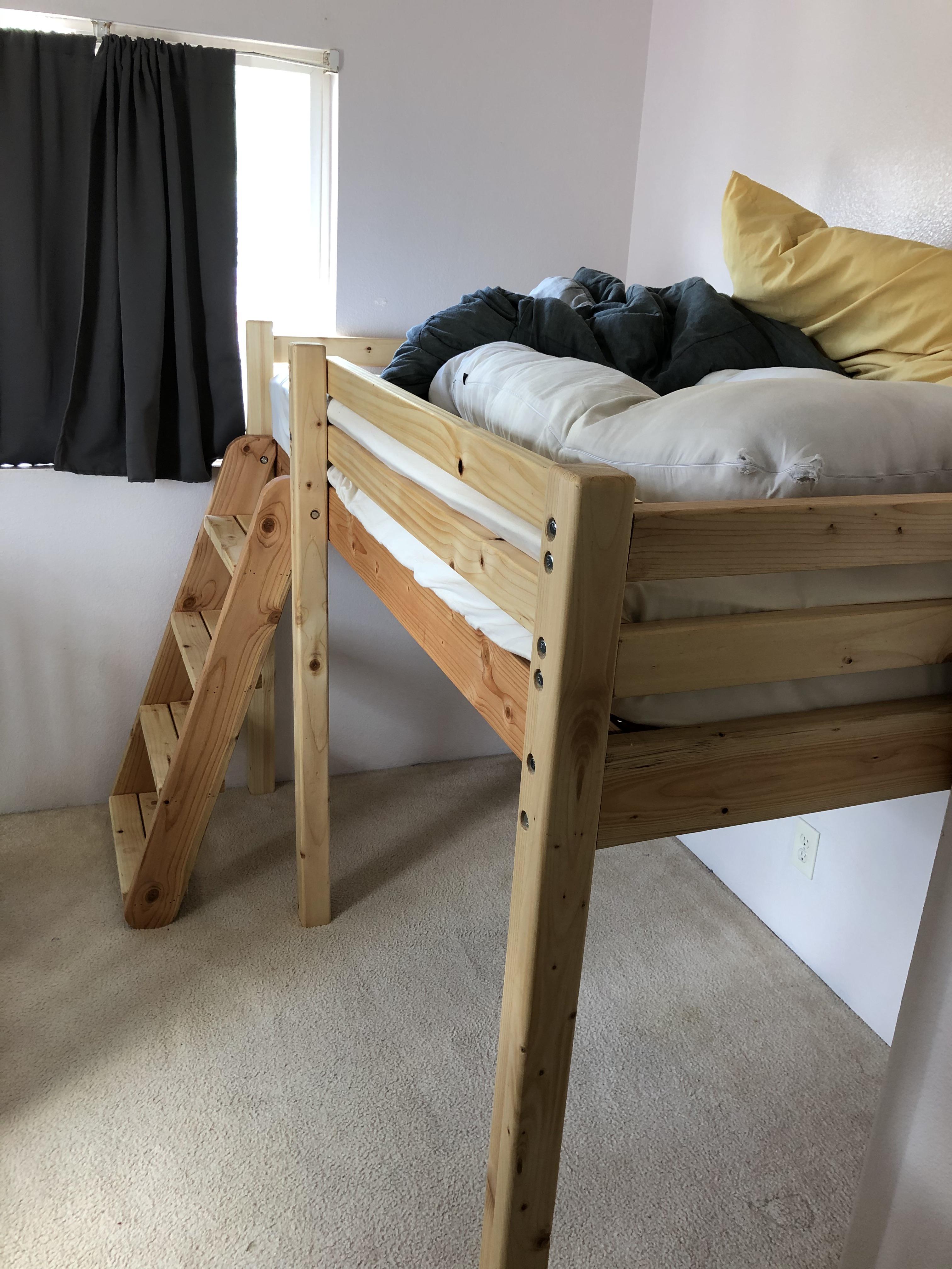 Made a mini loft bed for my toddler! He loves it r/woodworking