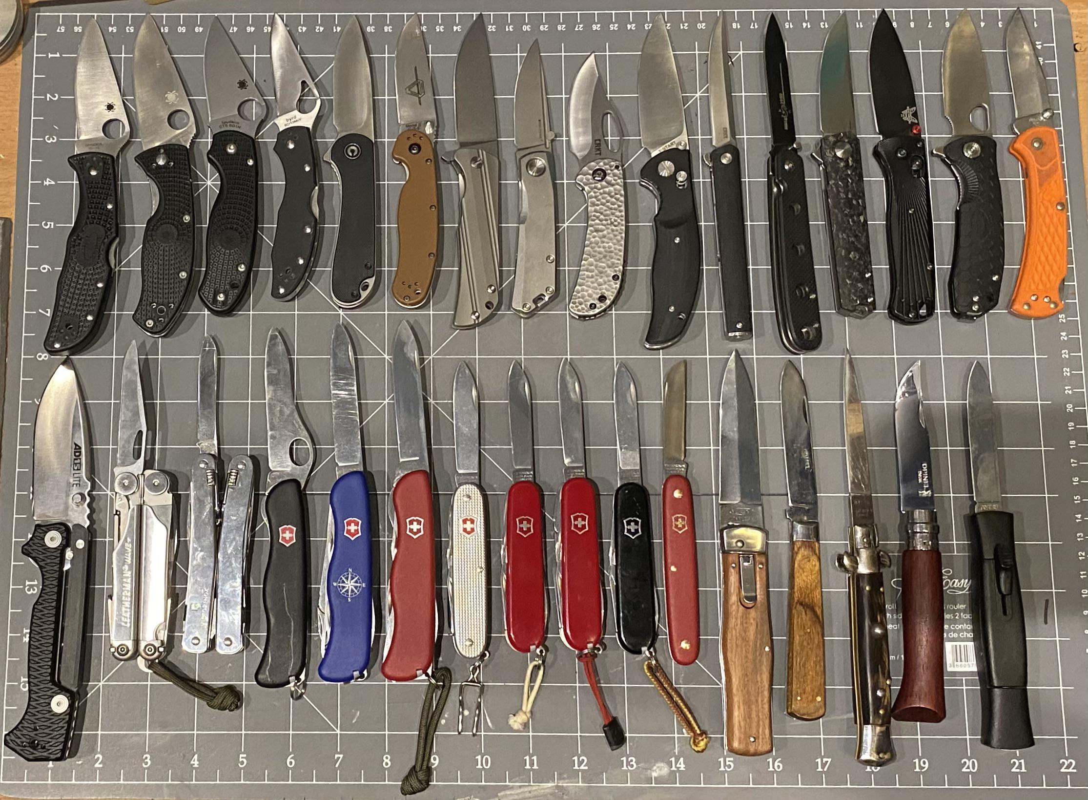 My knife collection as of December 2021 (expanded with a few saks) knives
