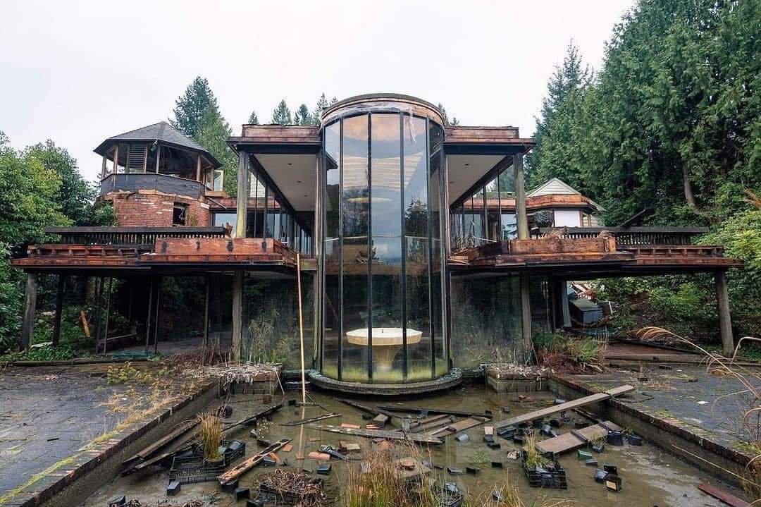 Beautiful abandoned house AbandonedBeauties